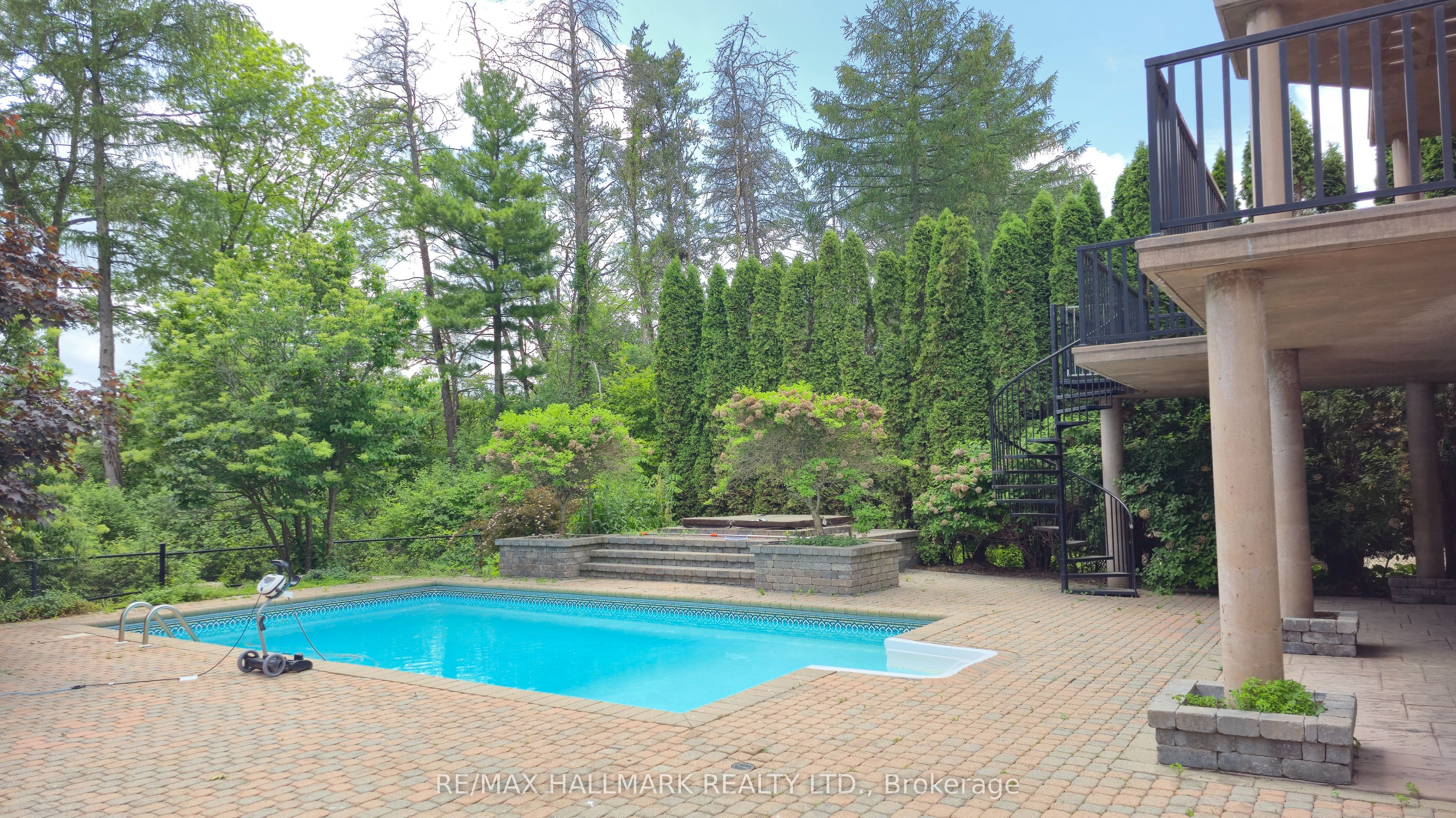 383 Paradelle Drive Property Photo 44