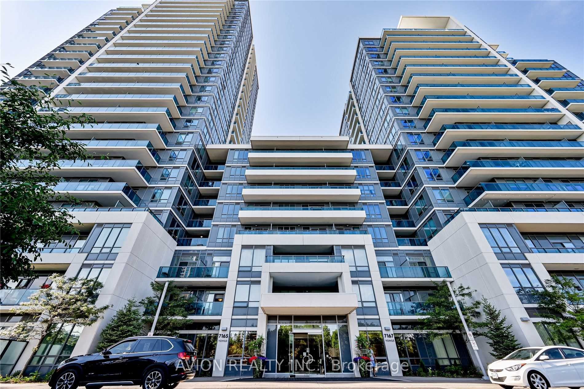 7167 Yonge St Property Photo 1