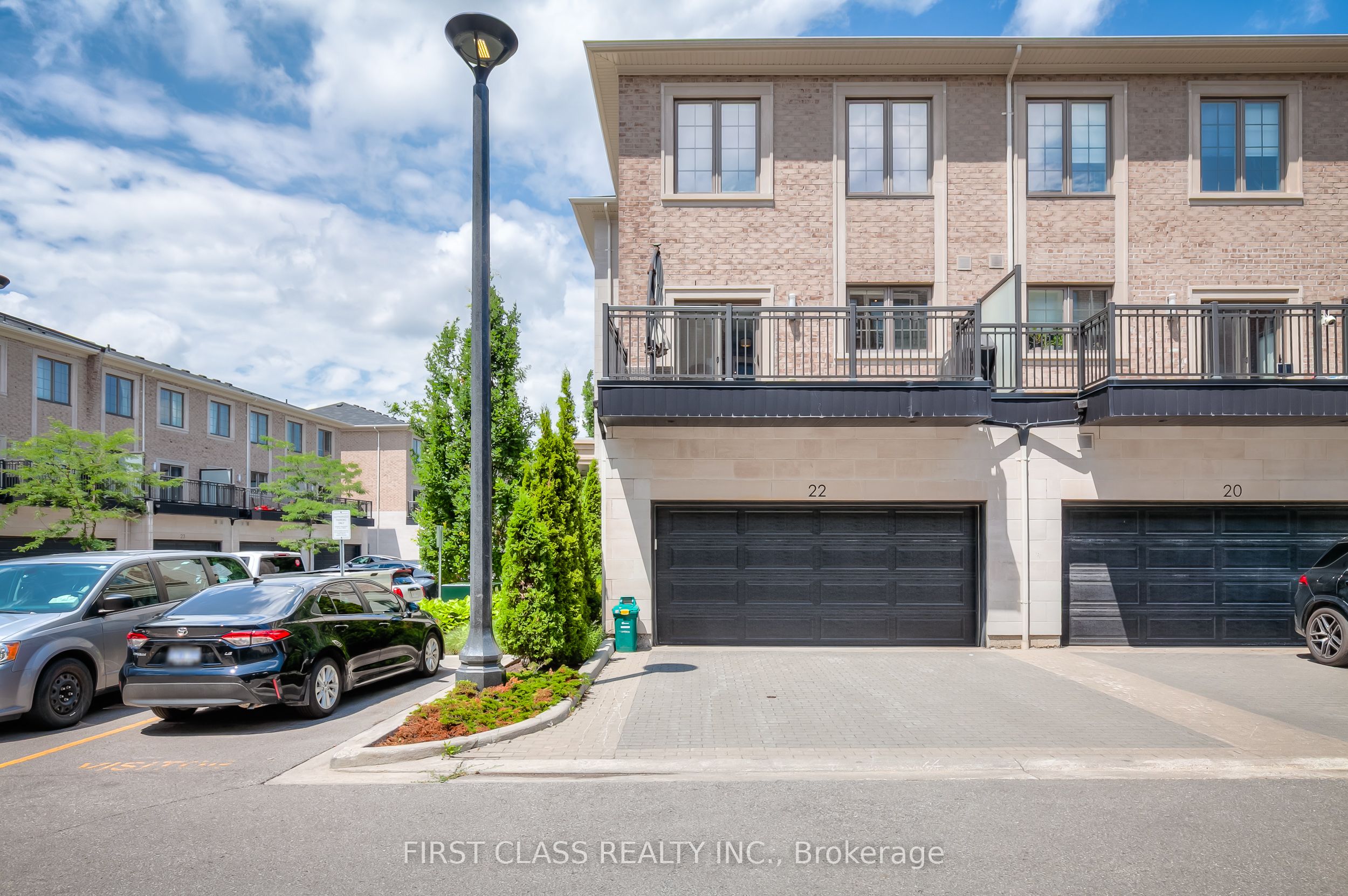 22 American Elm Way Property Photo 1