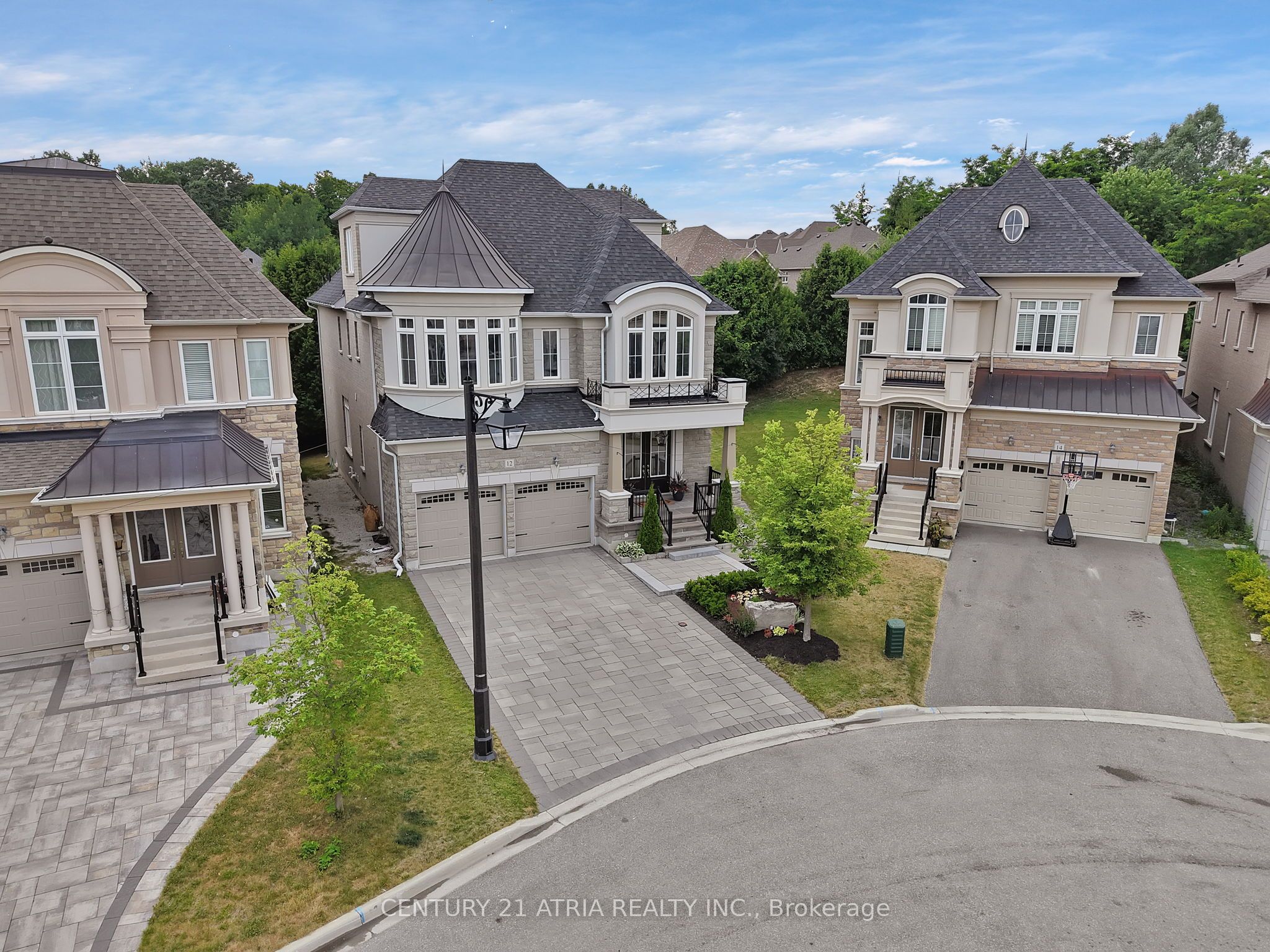 12 Macdonald Court Property Photo 2