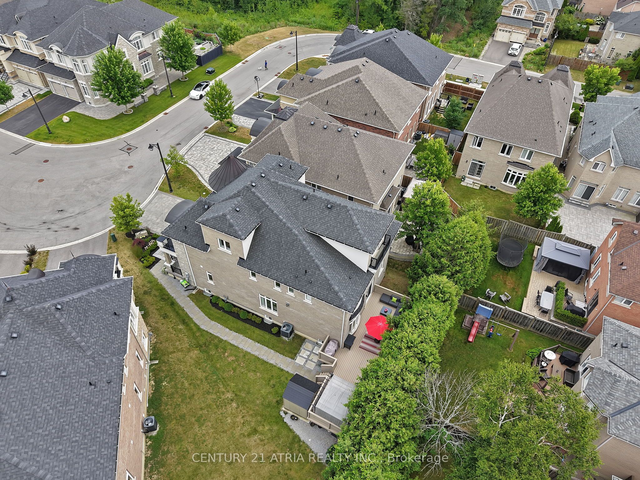 12 Macdonald Court Property Photo 38