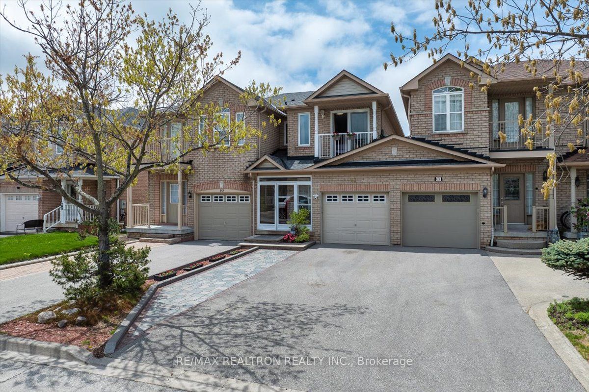 63 Carousel Cres Property Photo 1