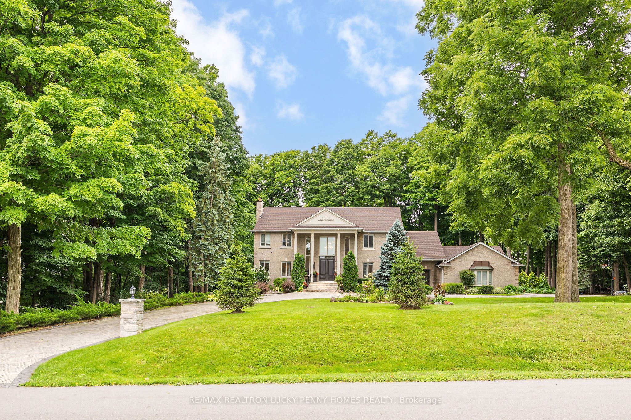 10 Walnut Glen Place Property Photo 1