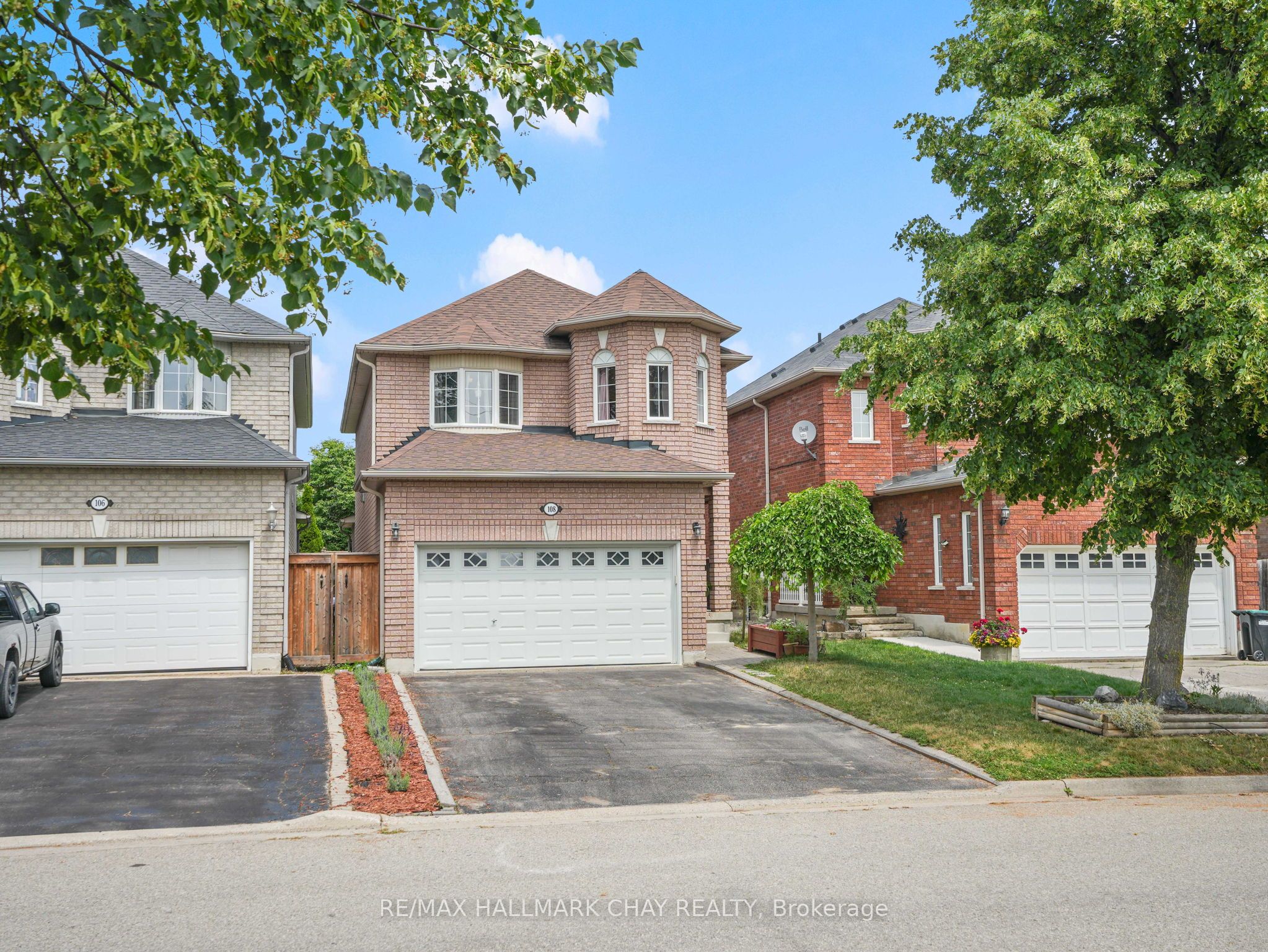 108 Henderson Cres Property Photo 1