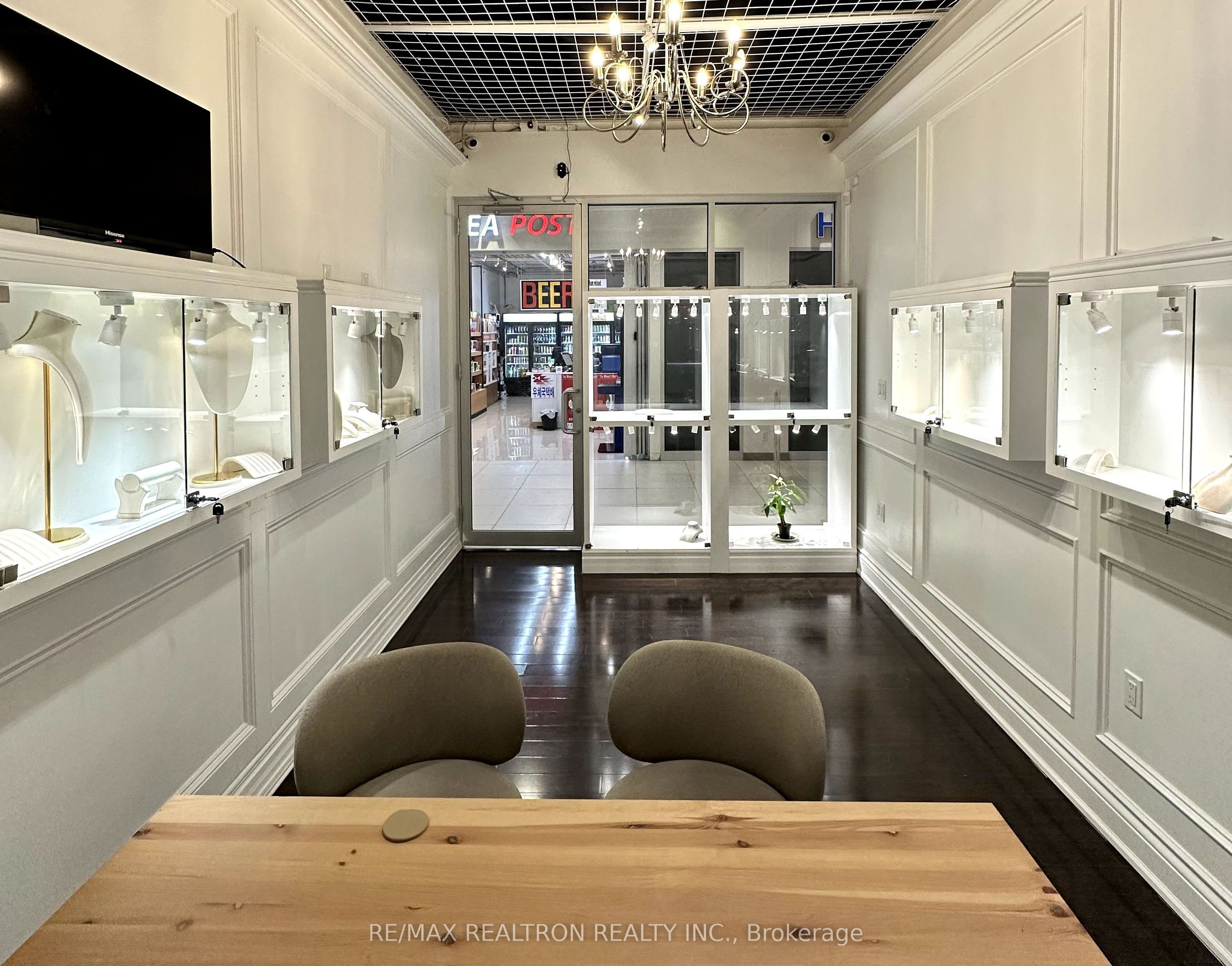 7181 Yonge Street 148 Property Photo 1