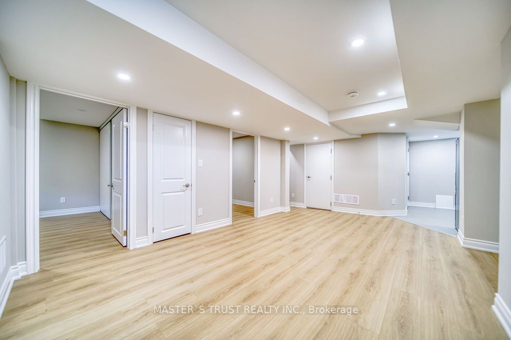 82 Oxford Street Basement Property Photo 8