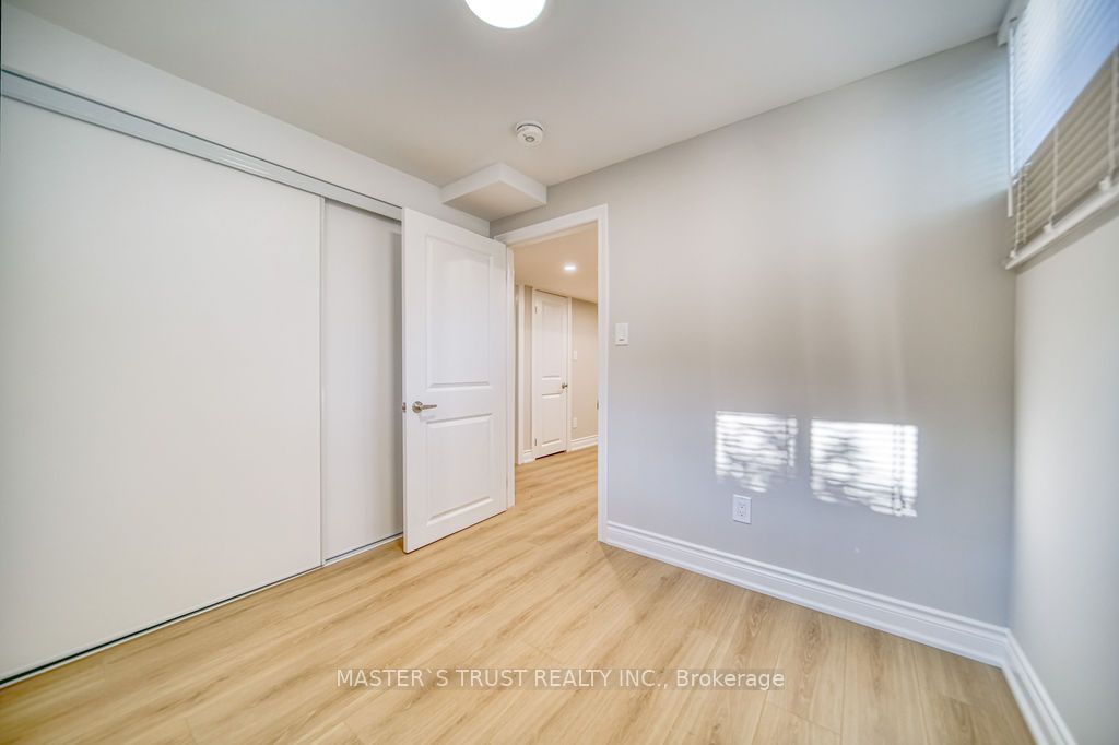 82 Oxford Street Basement Property Photo 15