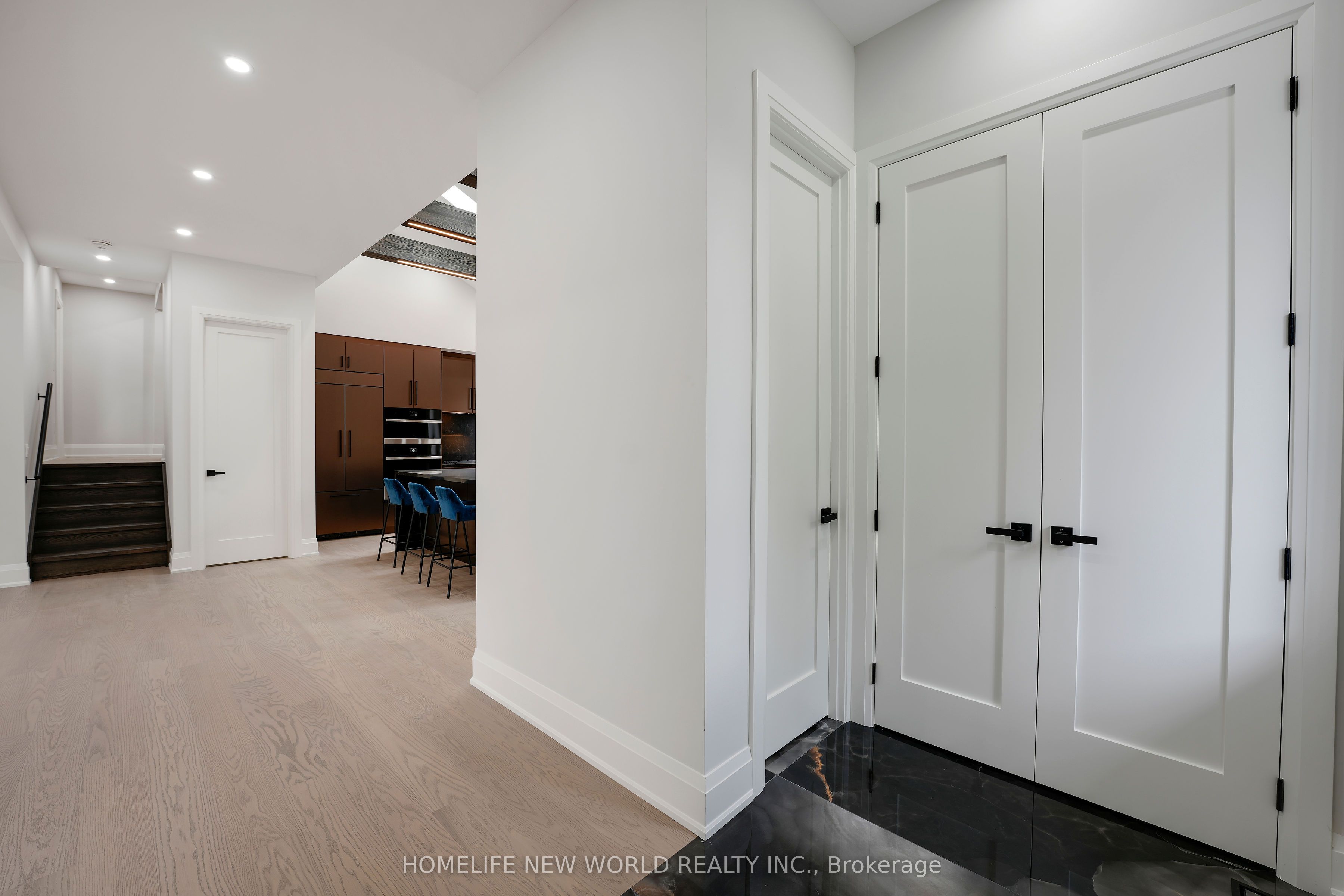 105 Murray Drive Property Photo 6