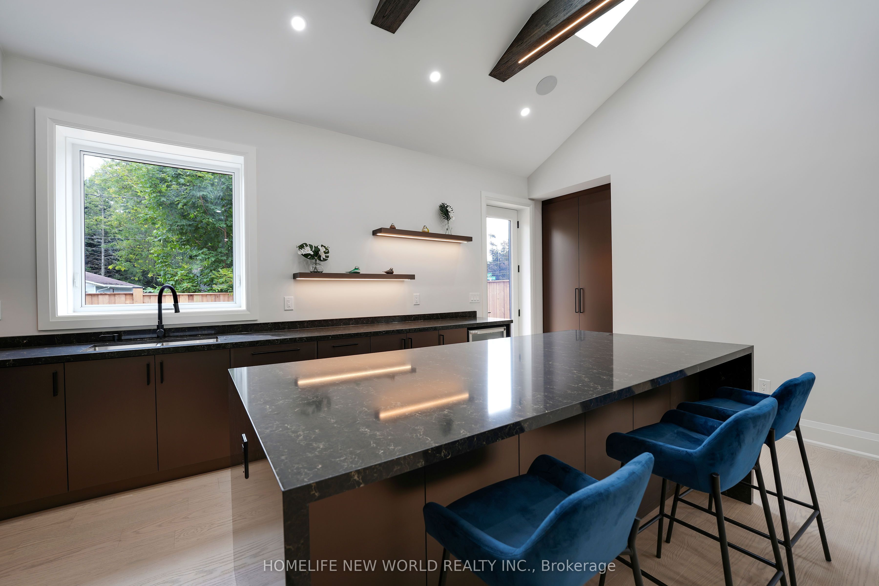105 Murray Drive Property Photo 13