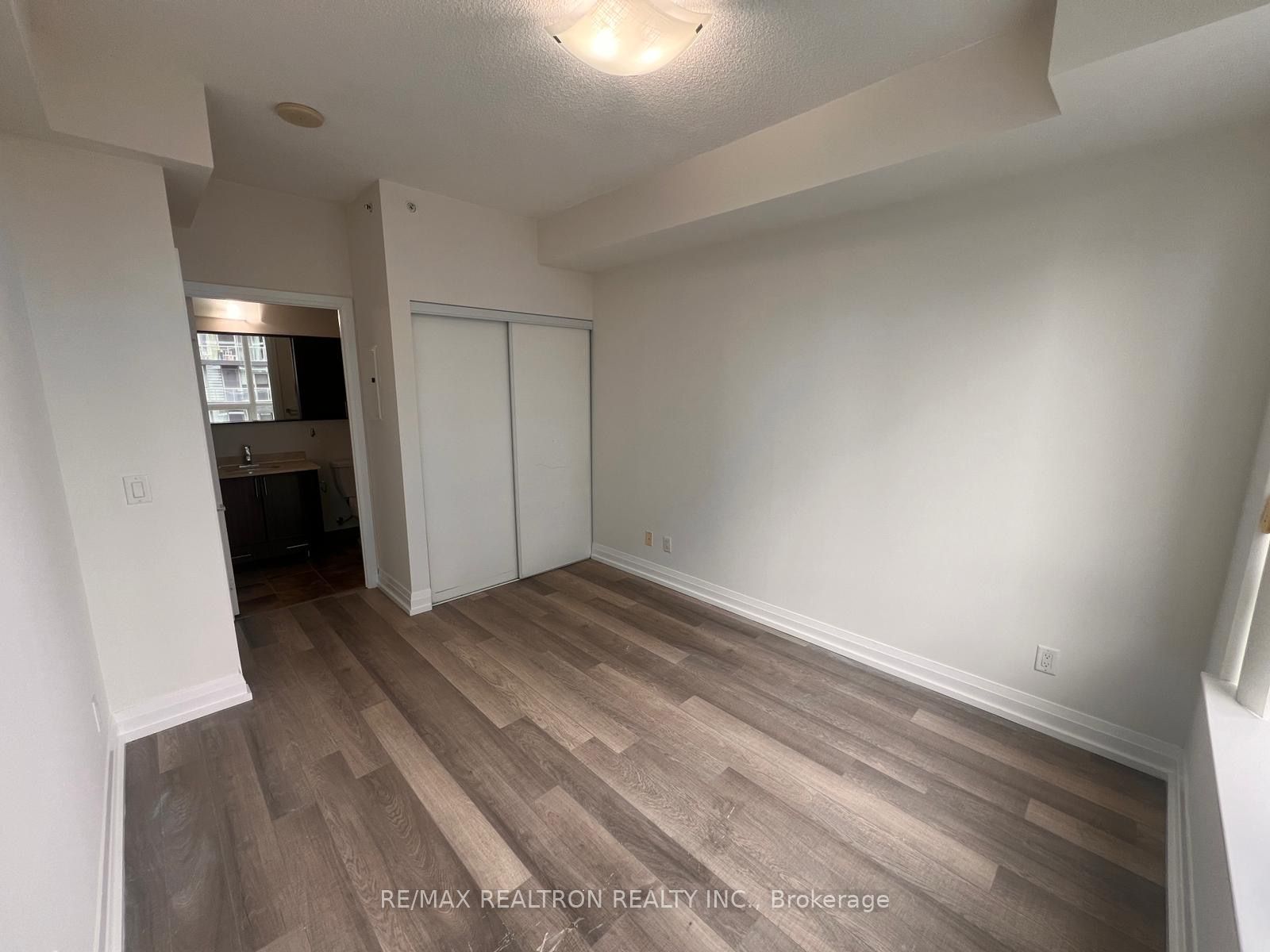 85 North Park Road 1411 Property Photo 16