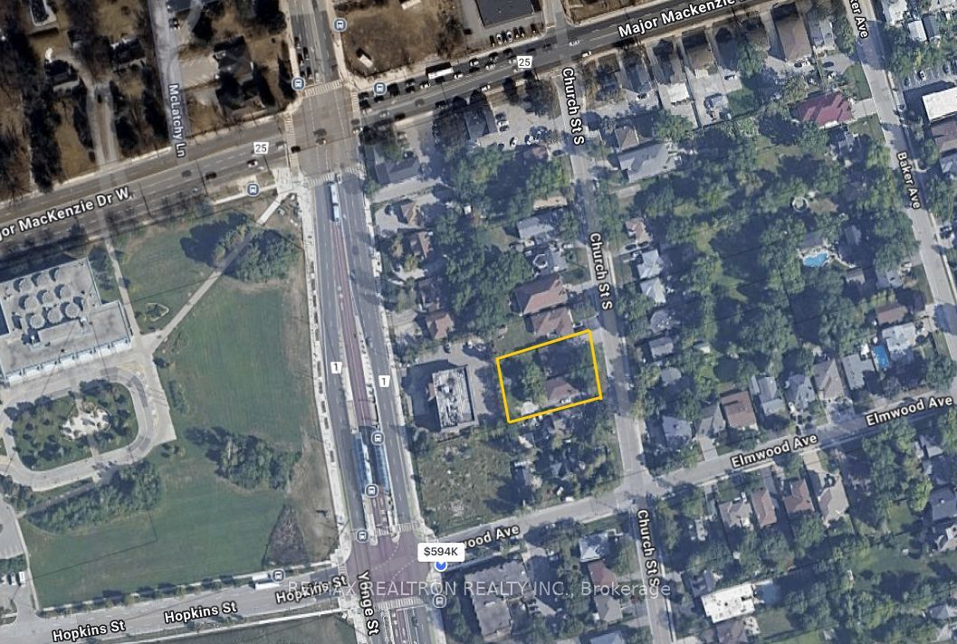 182 Church St S Property Photo 3