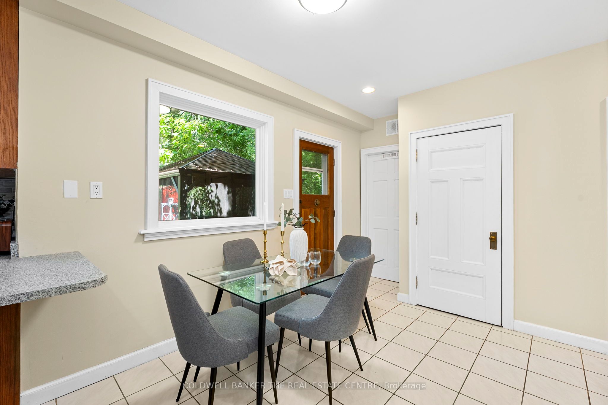 10 Connaught Avenue Property Photo 20
