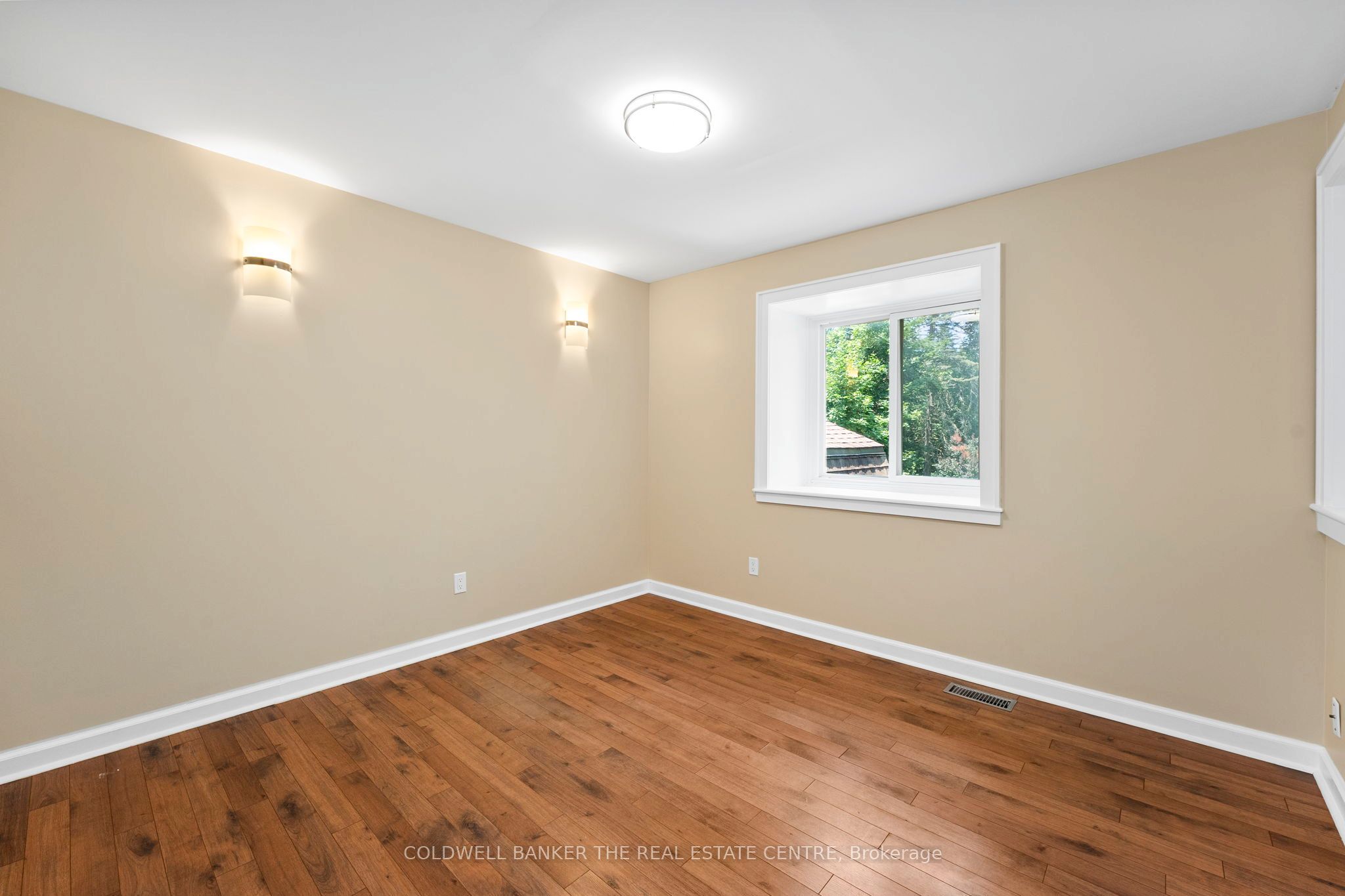 10 Connaught Avenue Property Photo 32