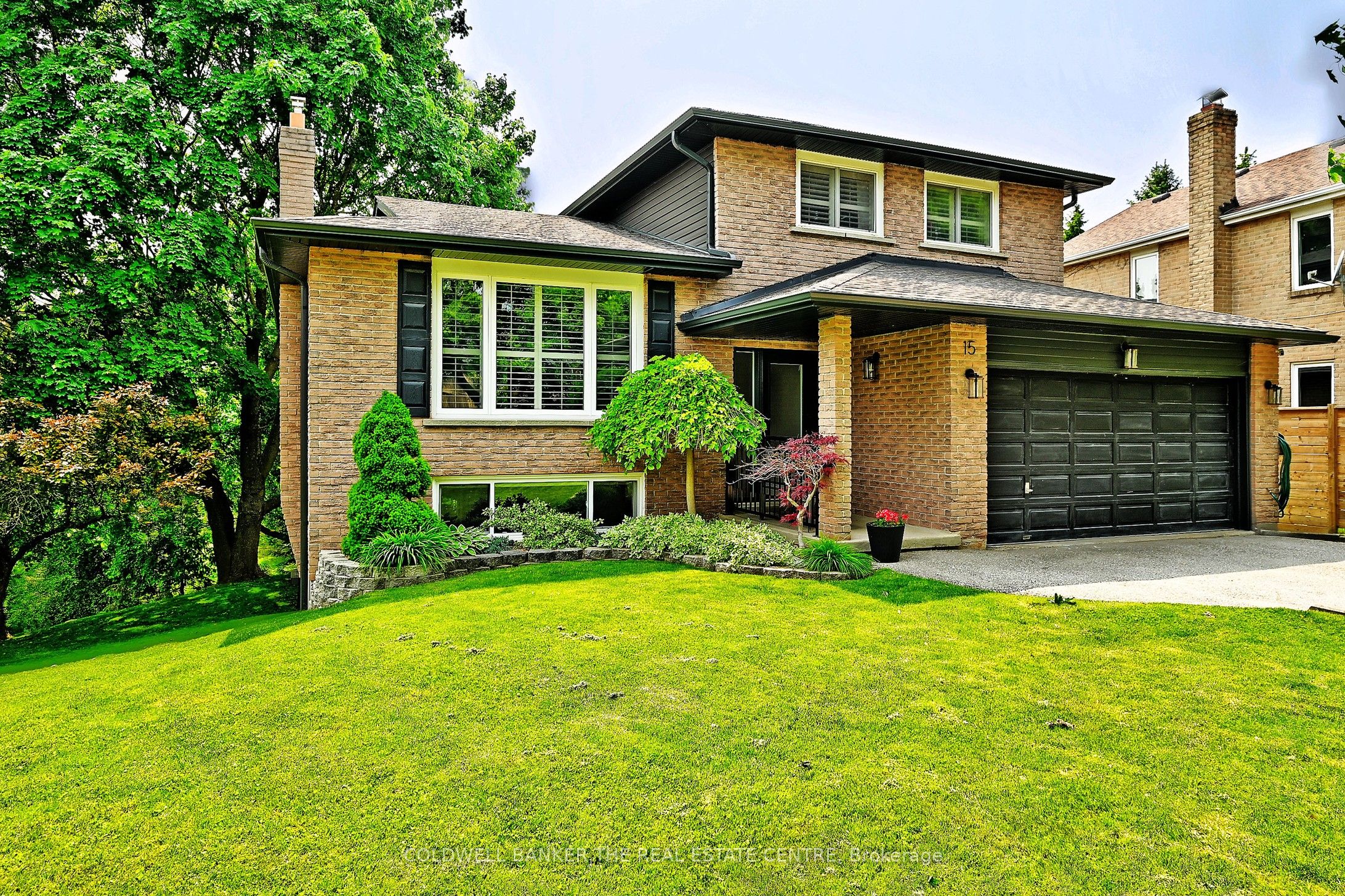 15 Earls Court Property Photo 1