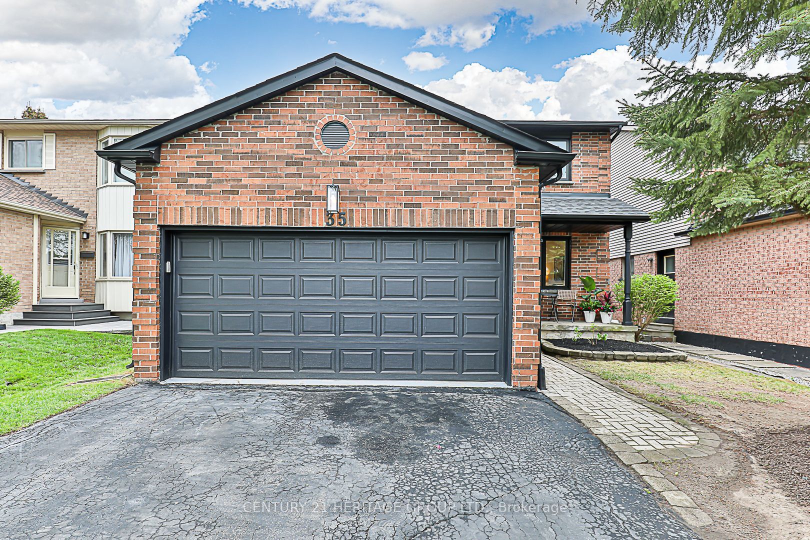 35 Buchanan Crescent Property Photo 1