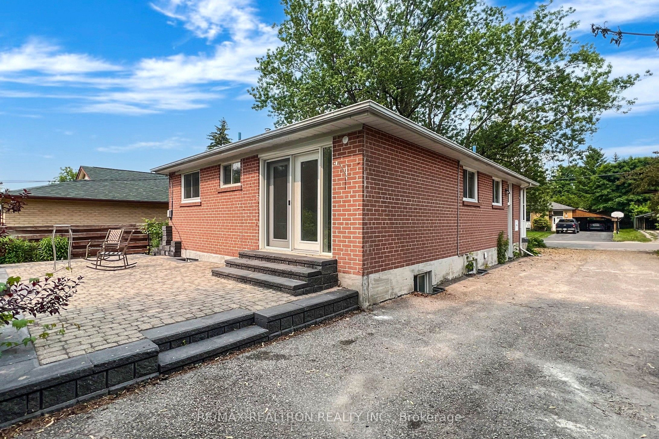14 Child Dr Property Photo 1