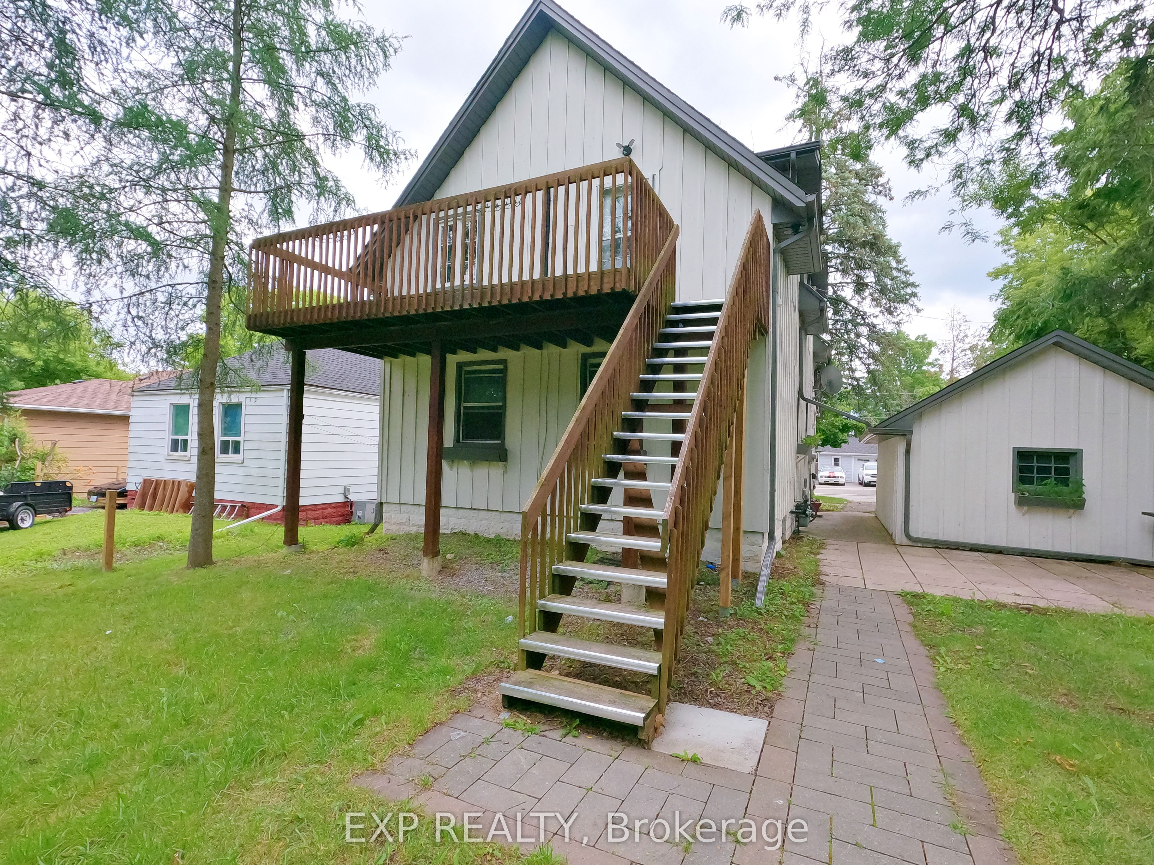 101 Roseview Ave Property Photo 1