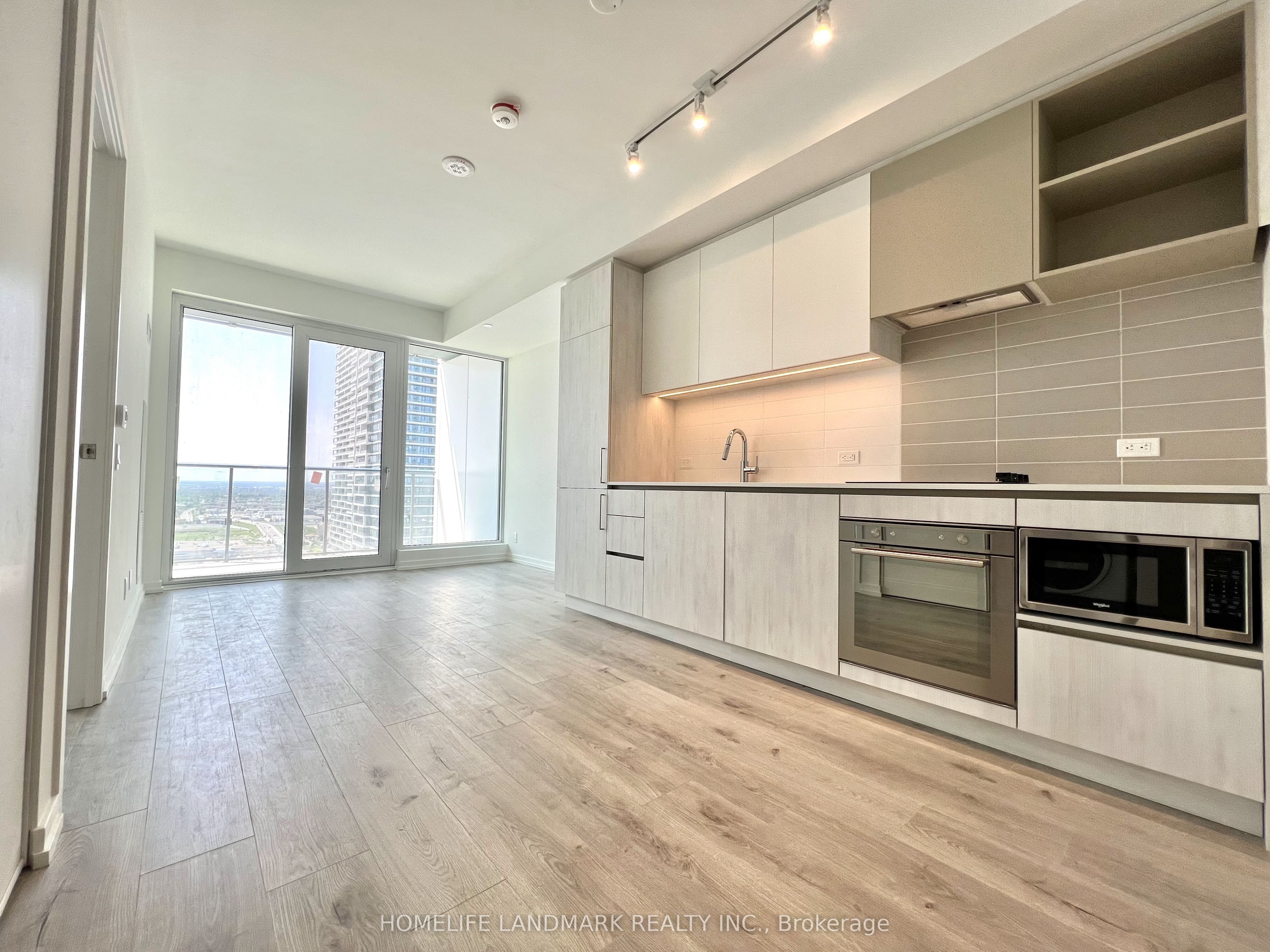7890 Jane St Property Photo 1