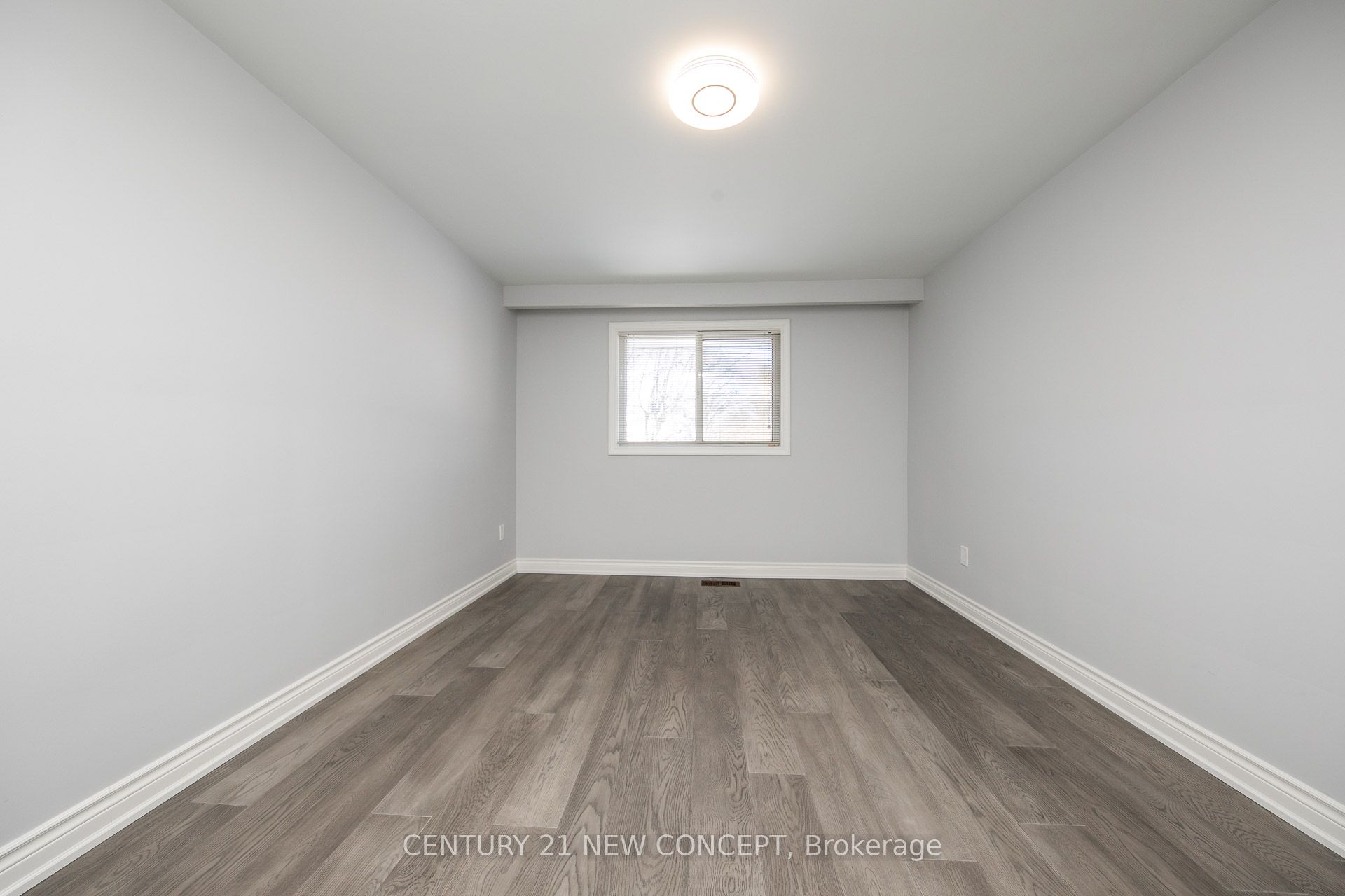74 Clark Avenue E Main Property Photo 14