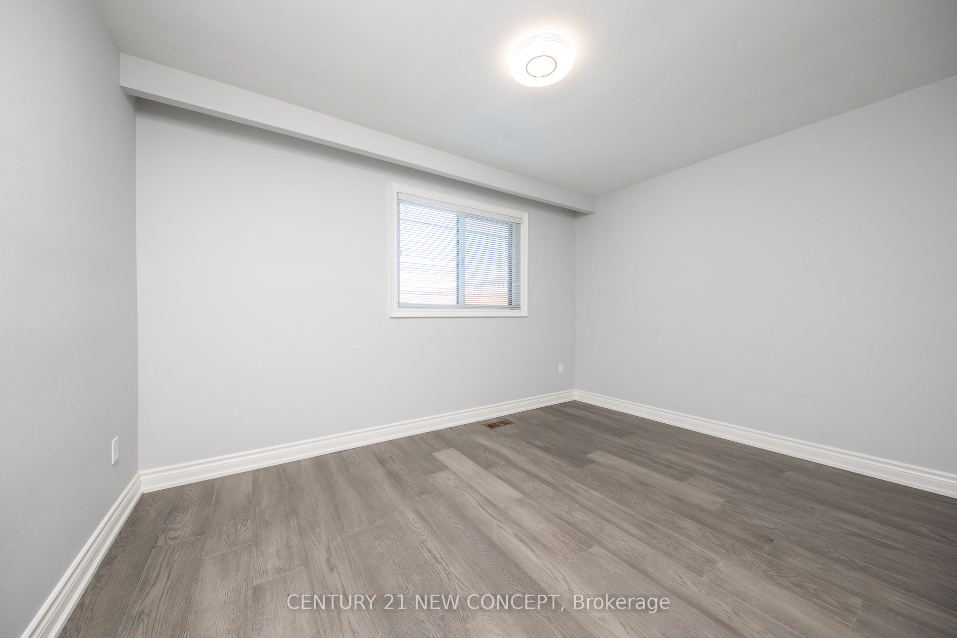 74 Clark Avenue E Main Property Photo 18