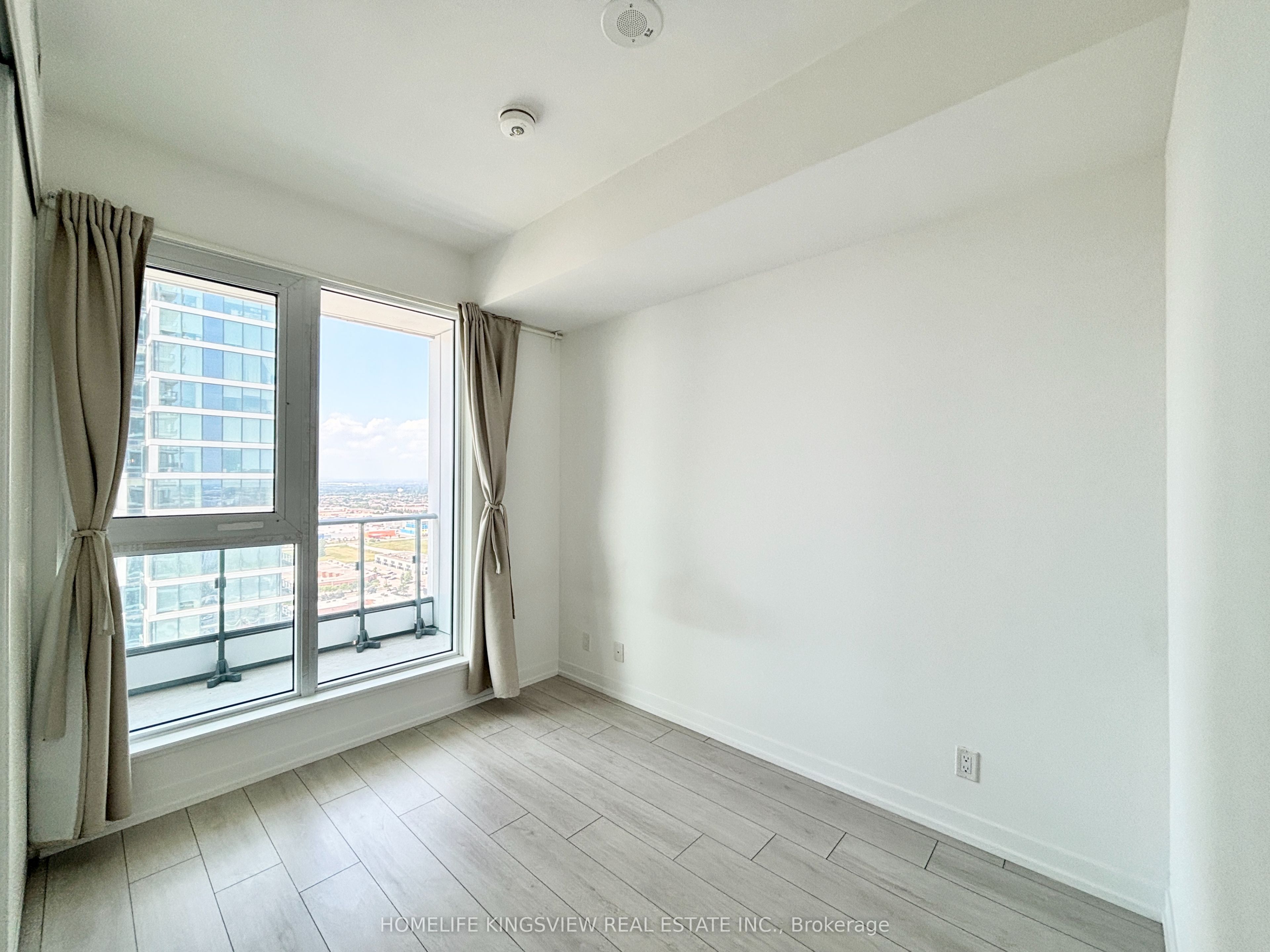 950 Portage Parkway 2911 Property Photo 7