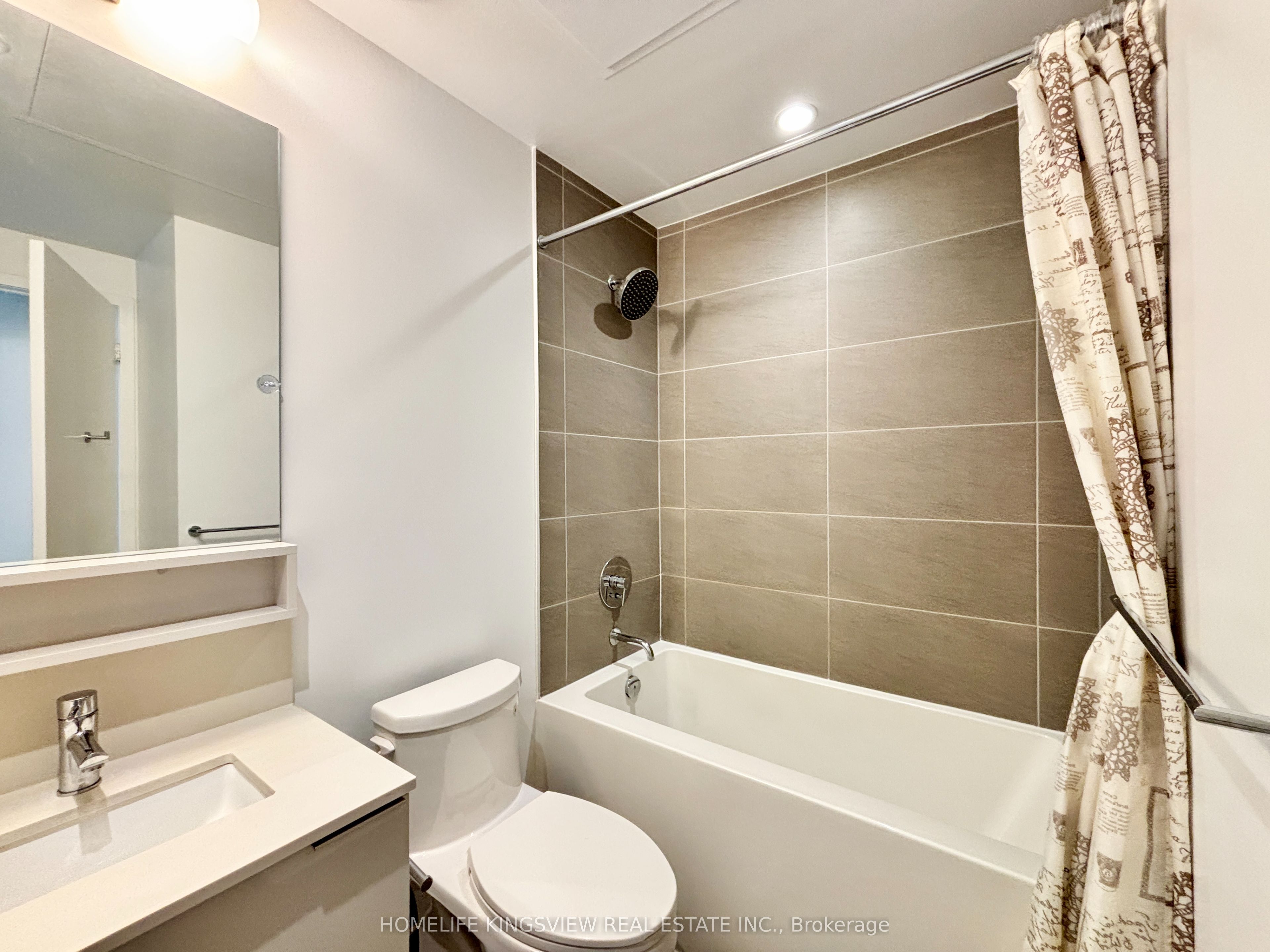 950 Portage Parkway 2911 Property Photo 9