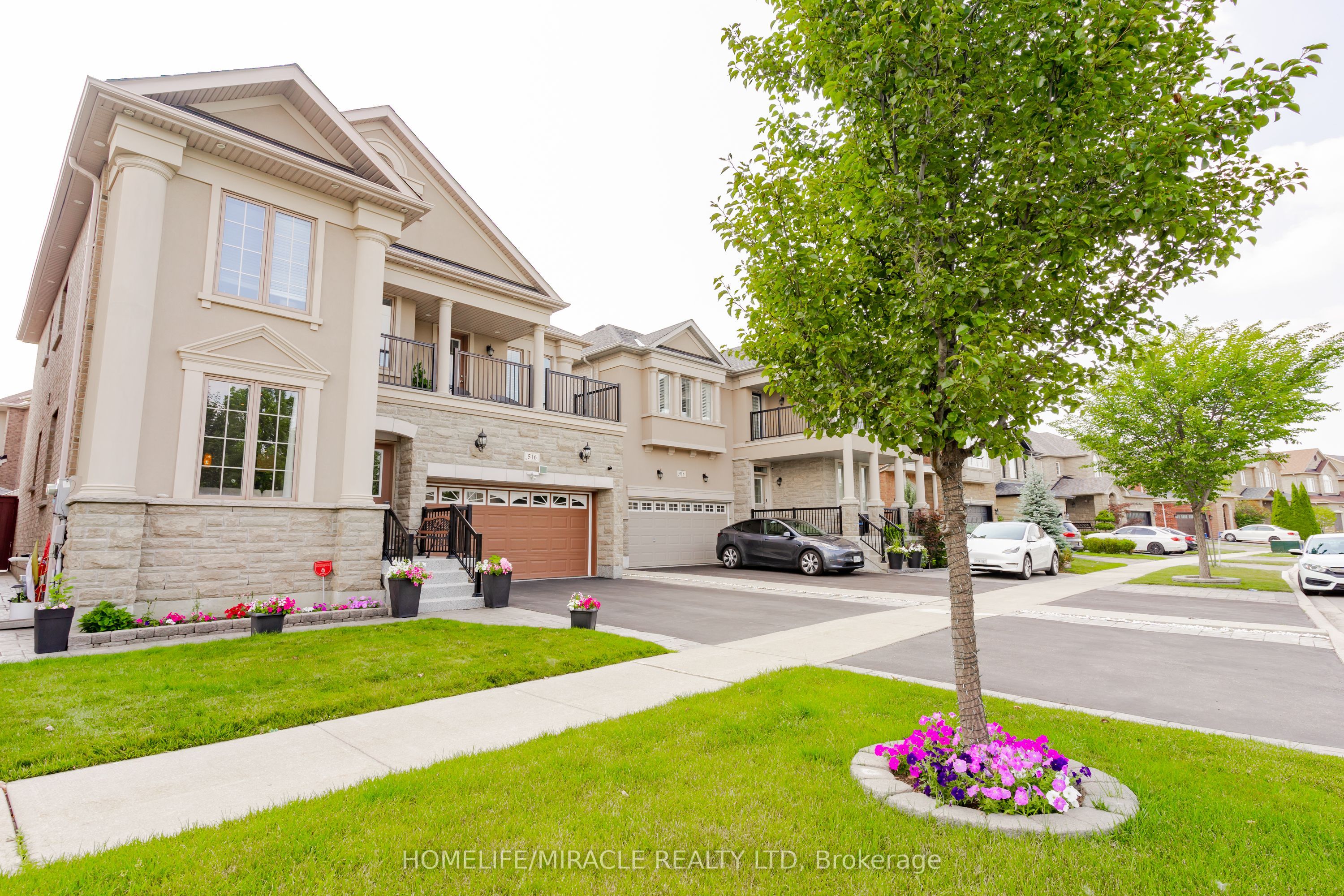 516 Vellore Woods Boulevard Property Photo 3