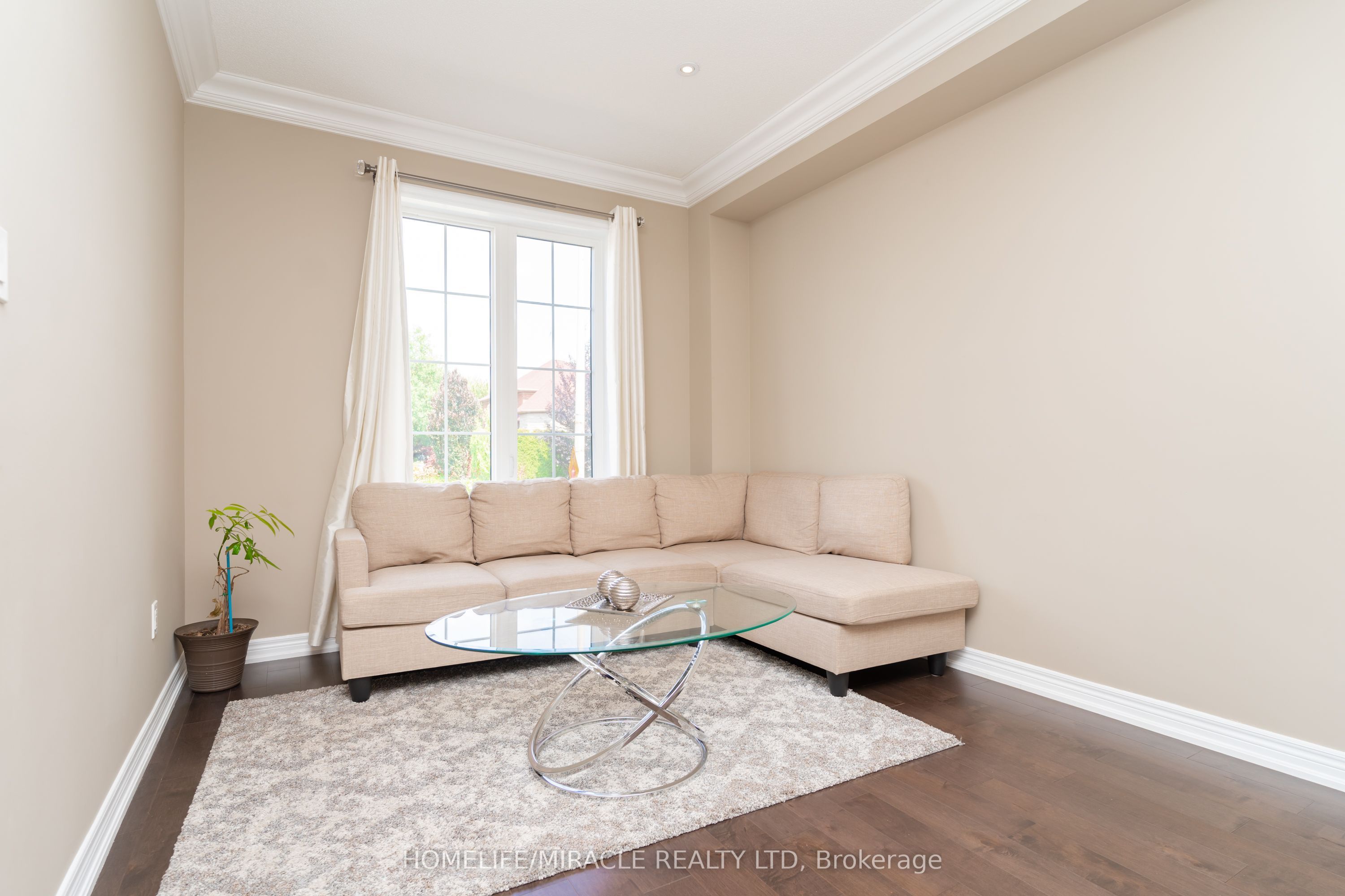 516 Vellore Woods Boulevard Property Photo 7