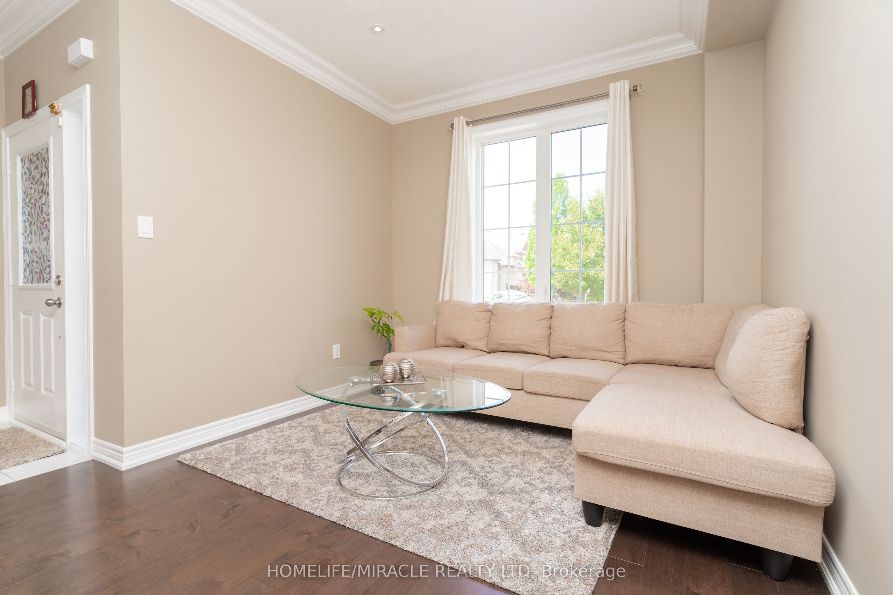 516 Vellore Woods Boulevard Property Photo 8