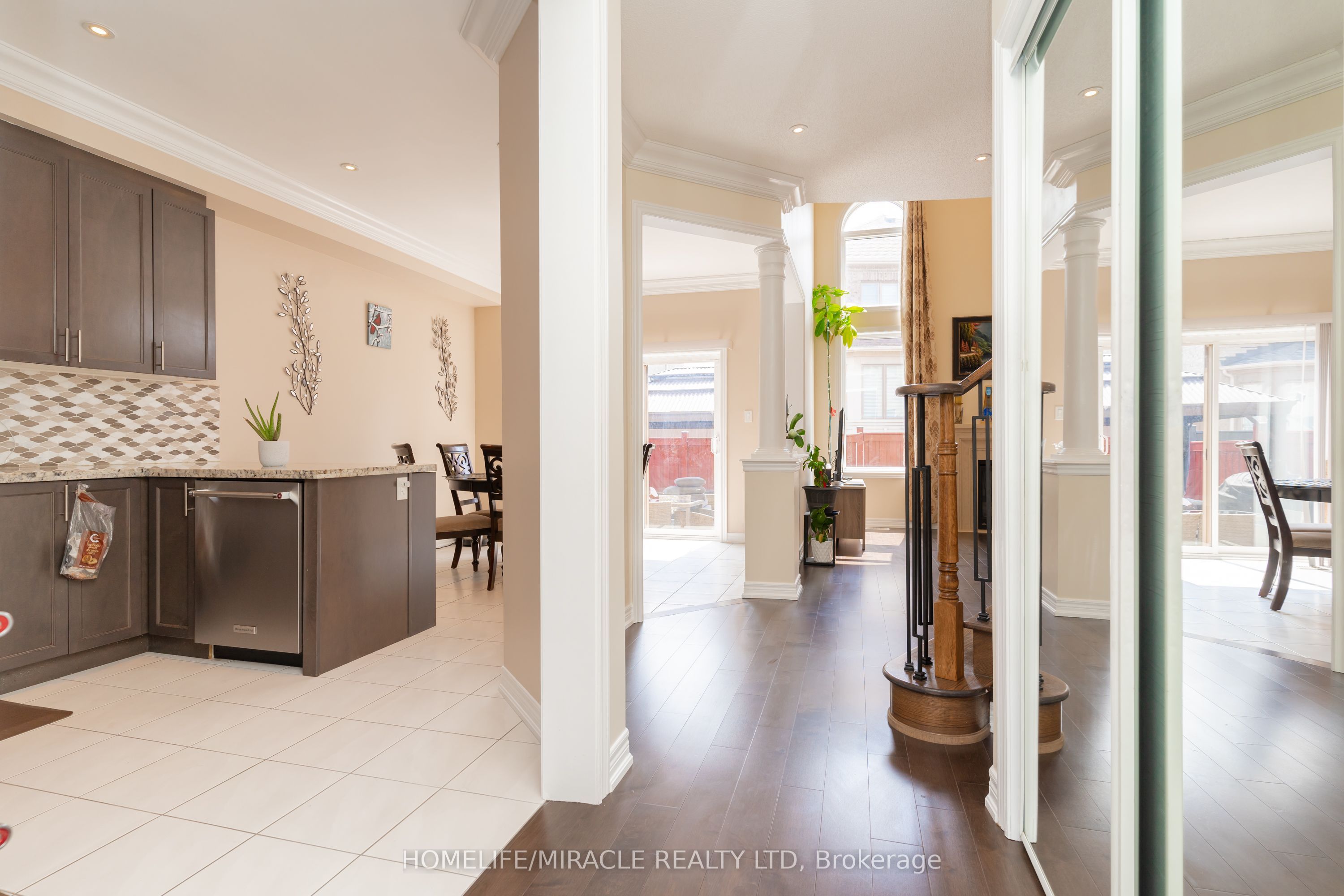 516 Vellore Woods Boulevard Property Photo 10