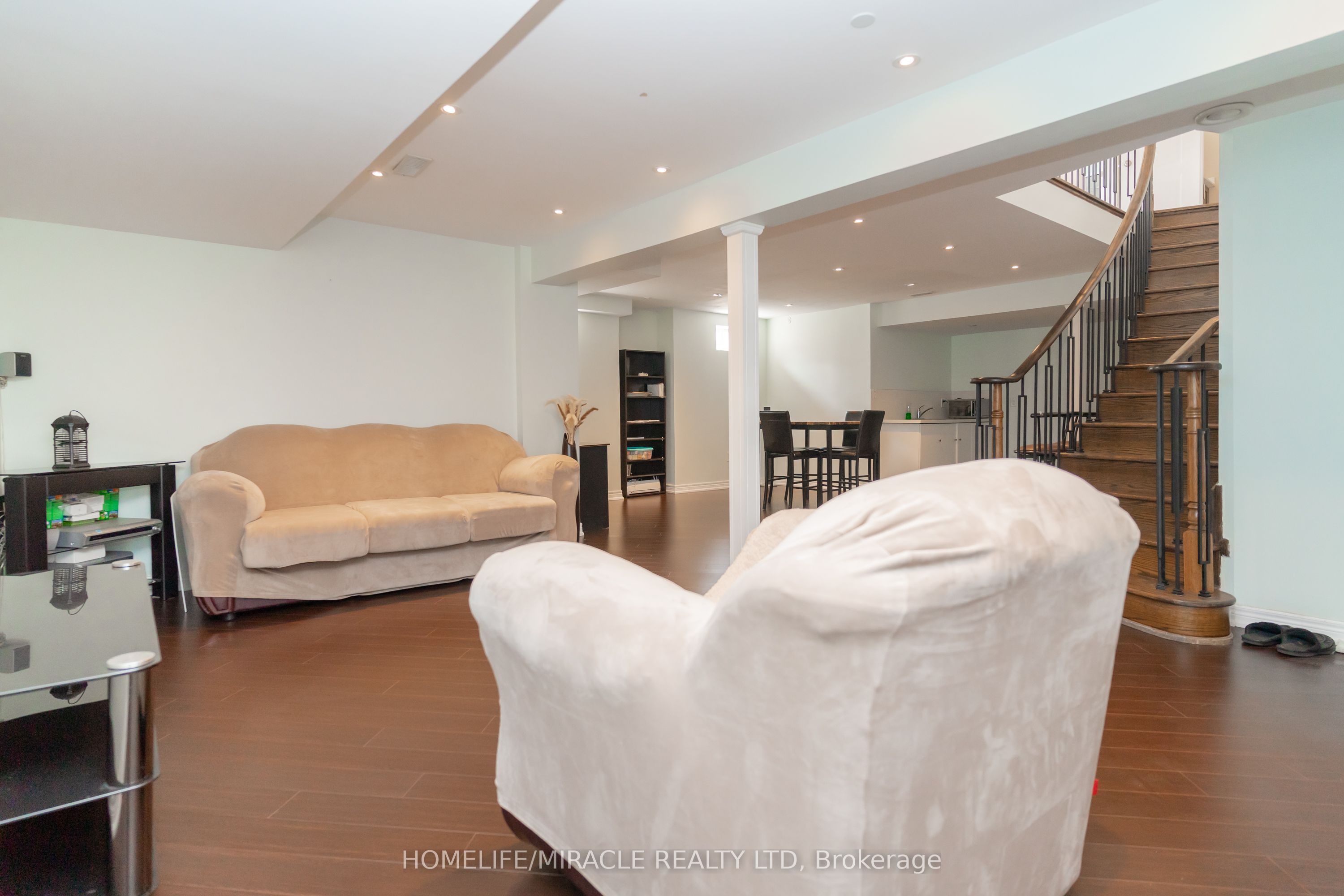 516 Vellore Woods Boulevard Property Photo 39
