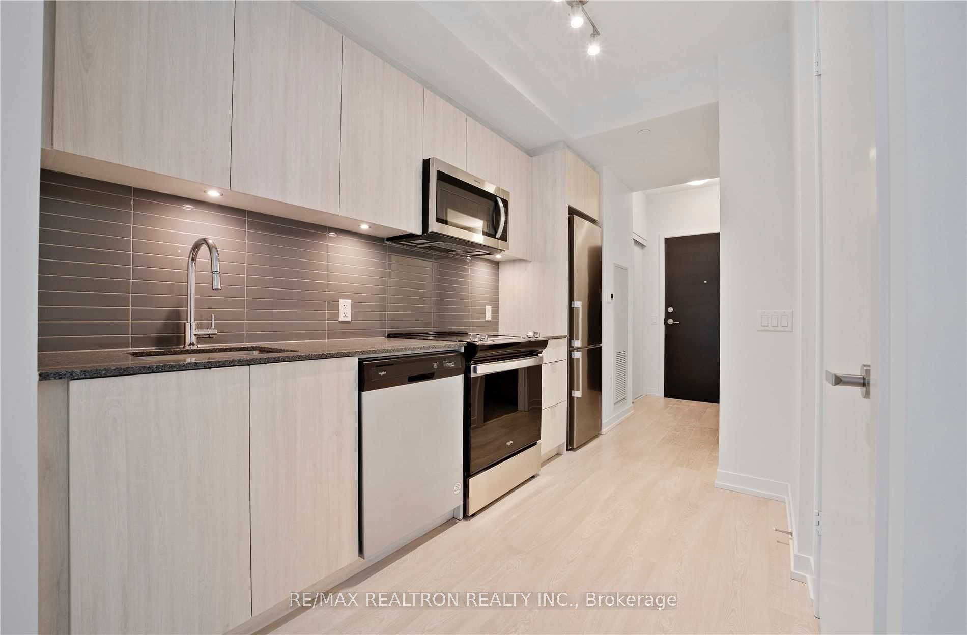 8868 Yonge Street 302 Property Photo 1