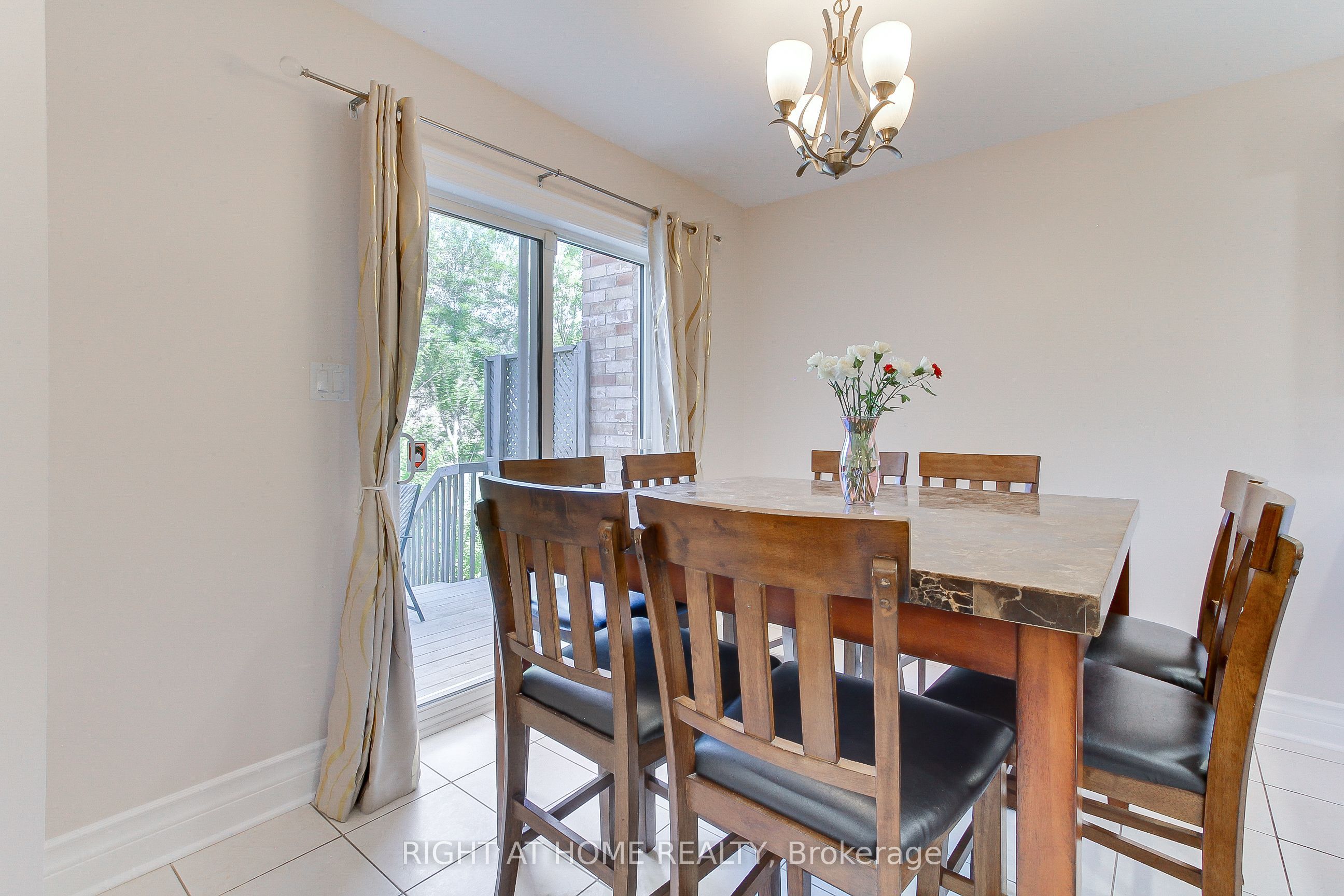 23 Maffey Crescent E Property Photo 17