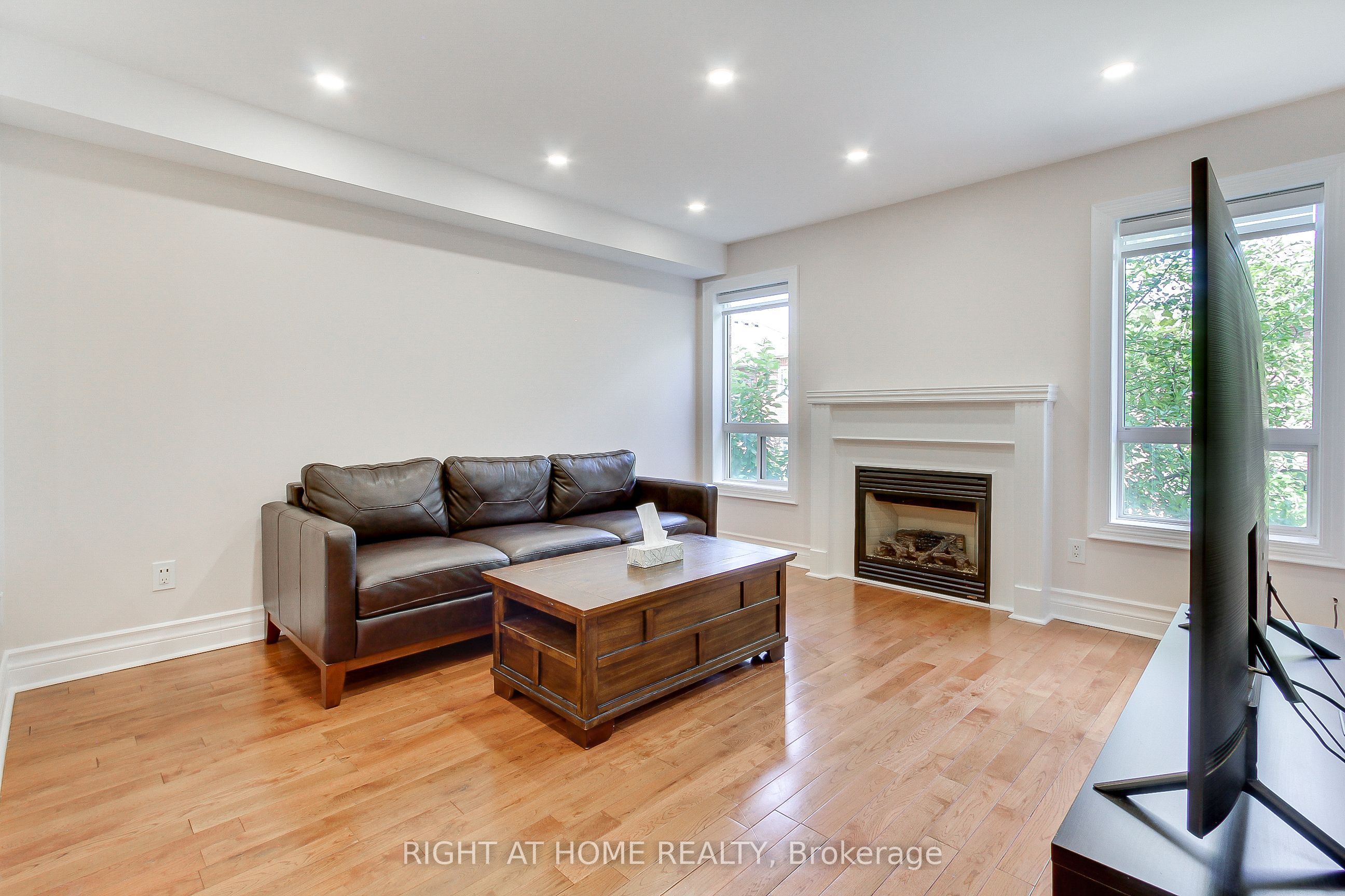 23 Maffey Crescent E Property Photo 19