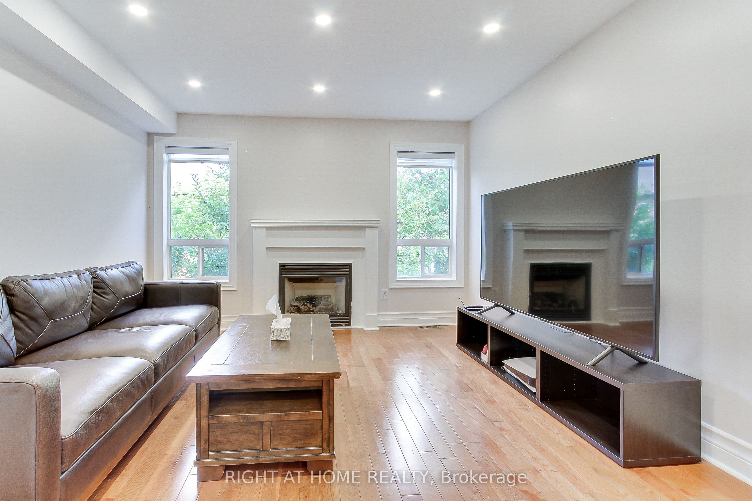 23 Maffey Crescent E Property Photo 20