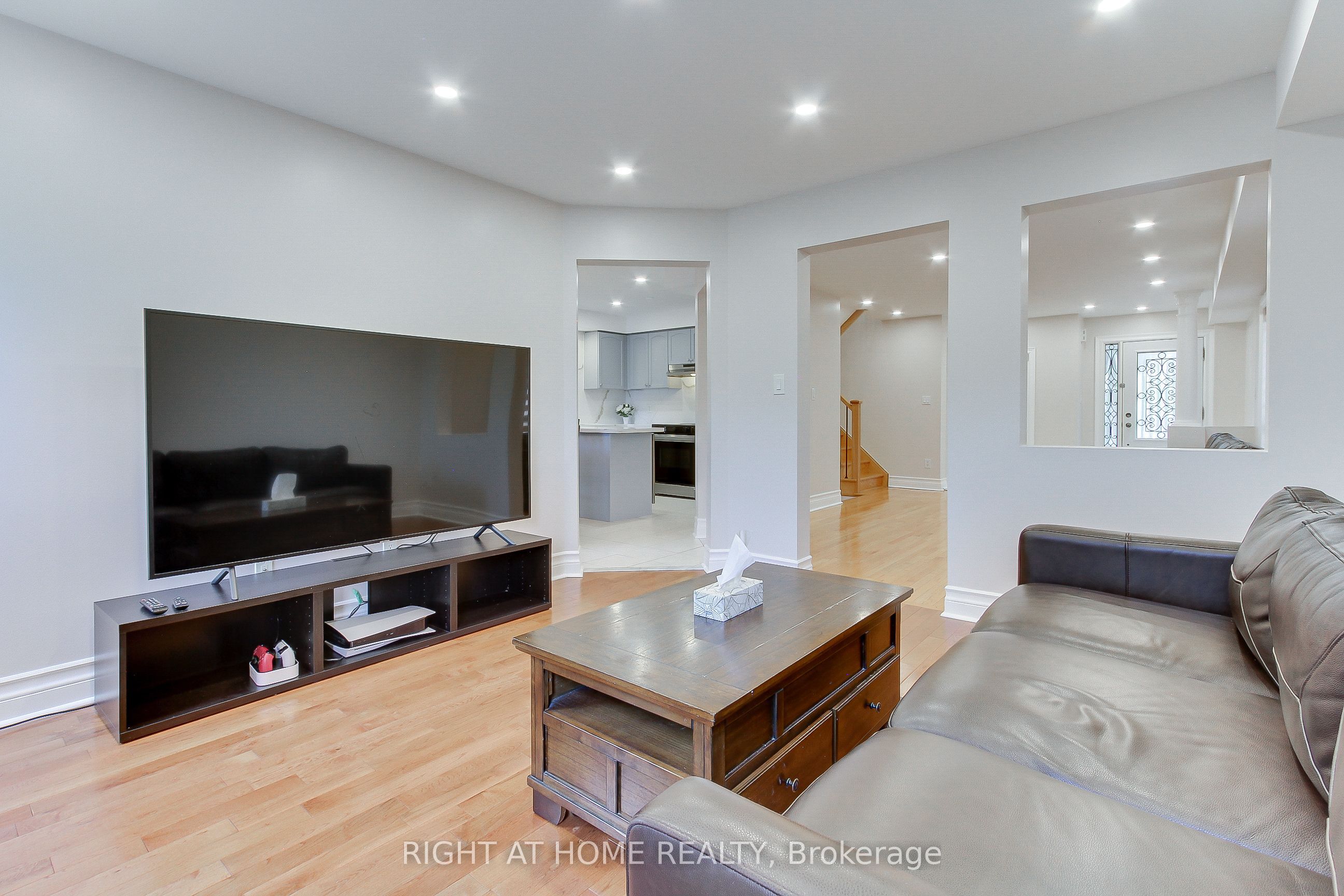 23 Maffey Crescent E Property Photo 21