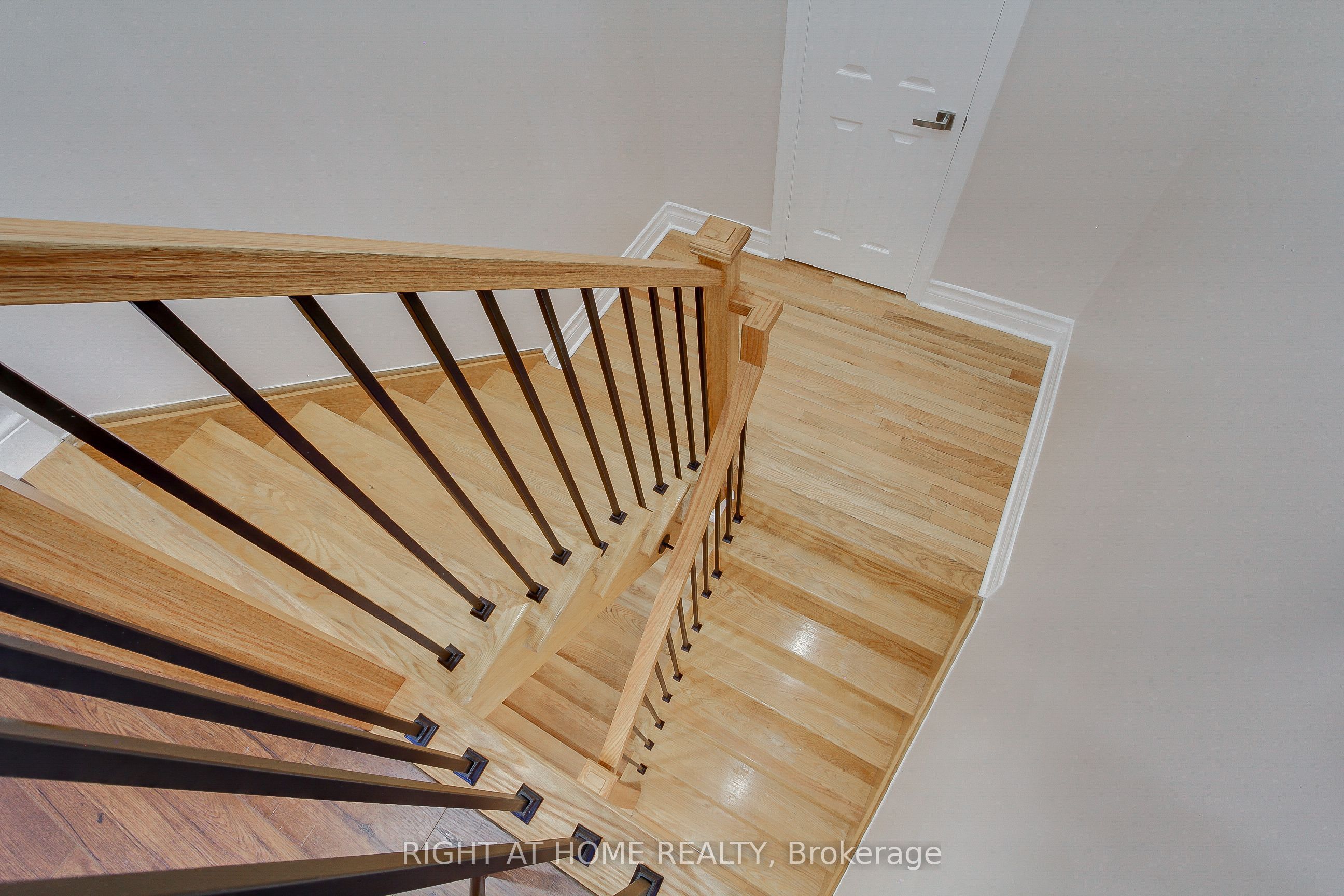 23 Maffey Crescent E Property Photo 25