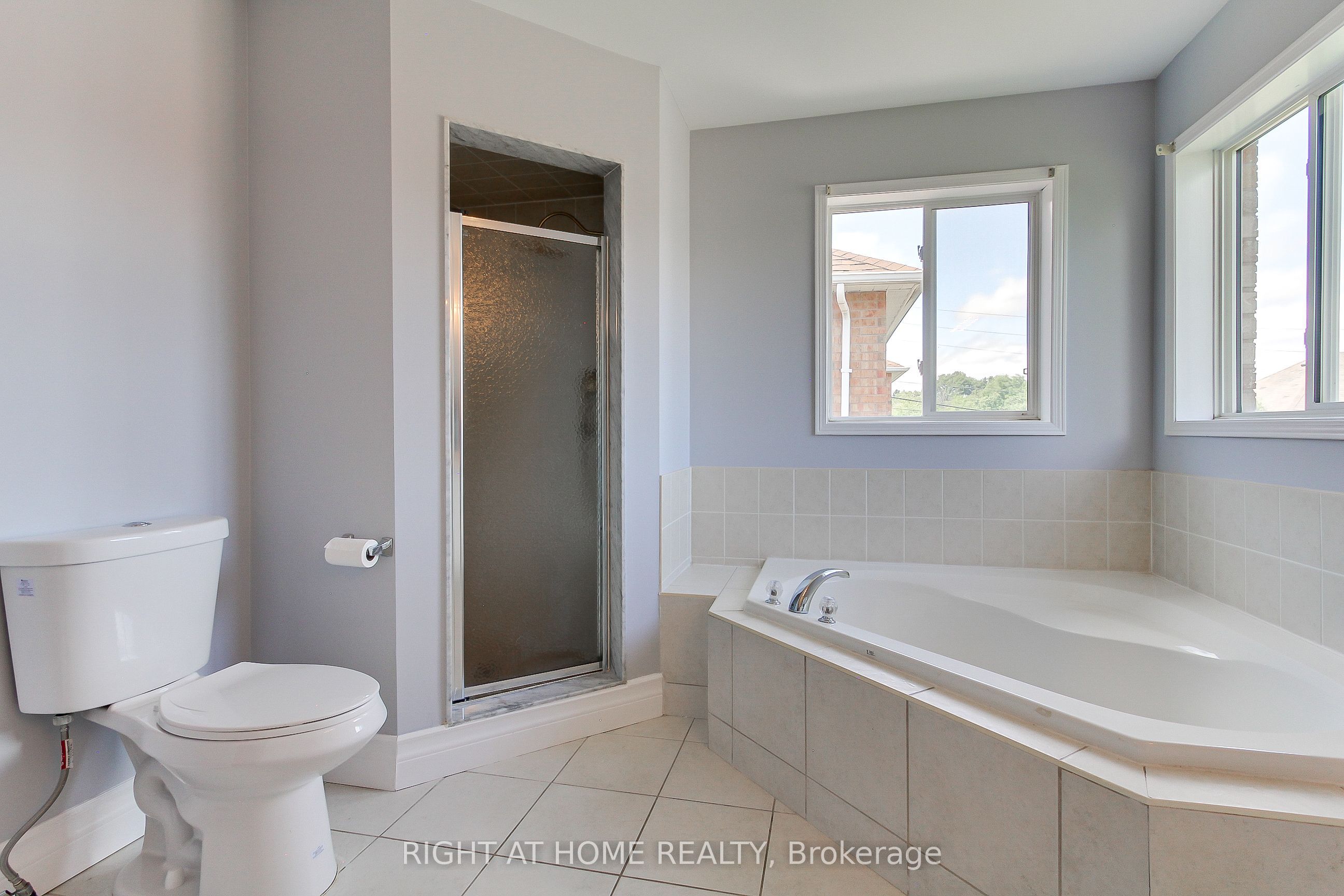 23 Maffey Crescent E Property Photo 31
