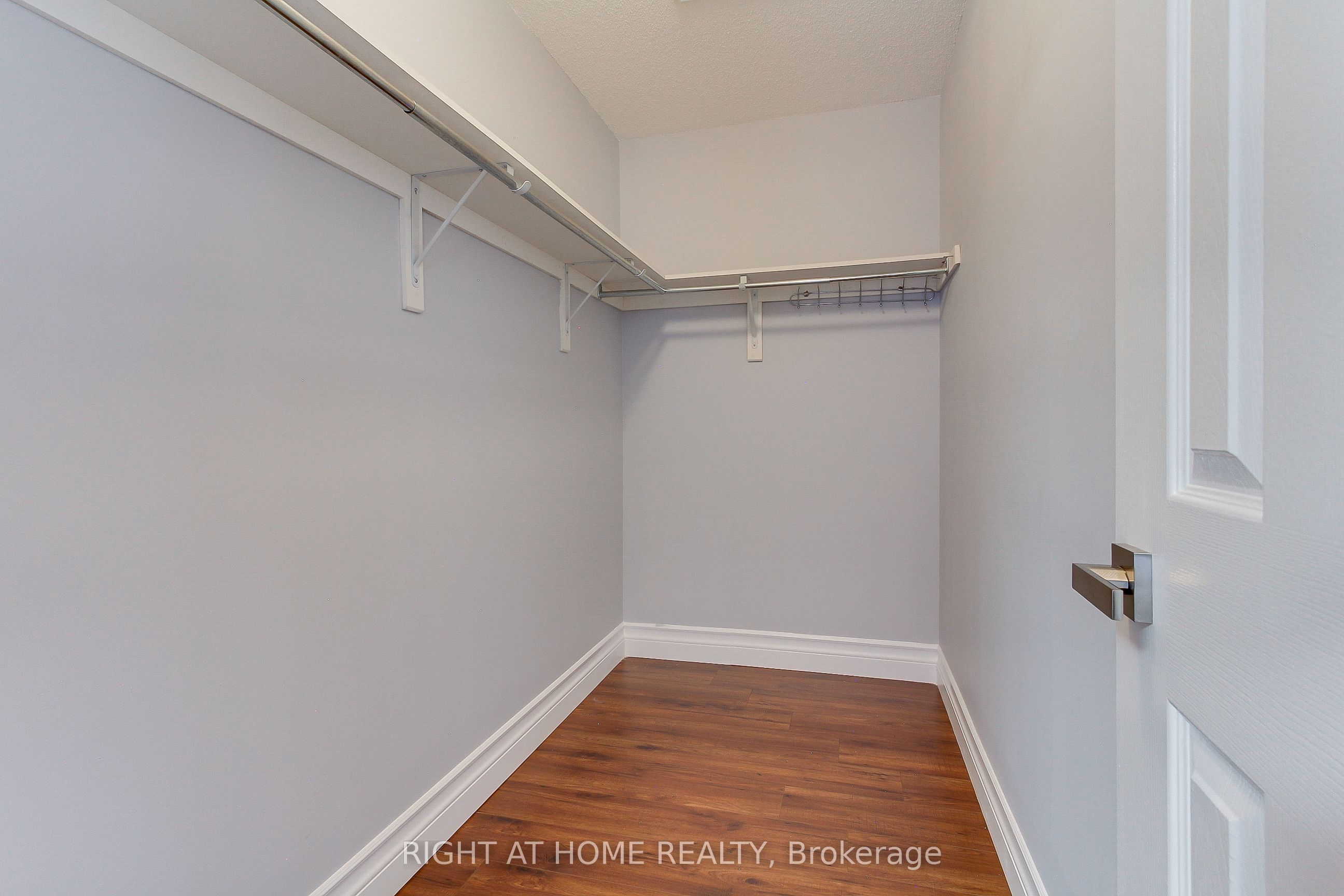 23 Maffey Crescent E Property Photo 32