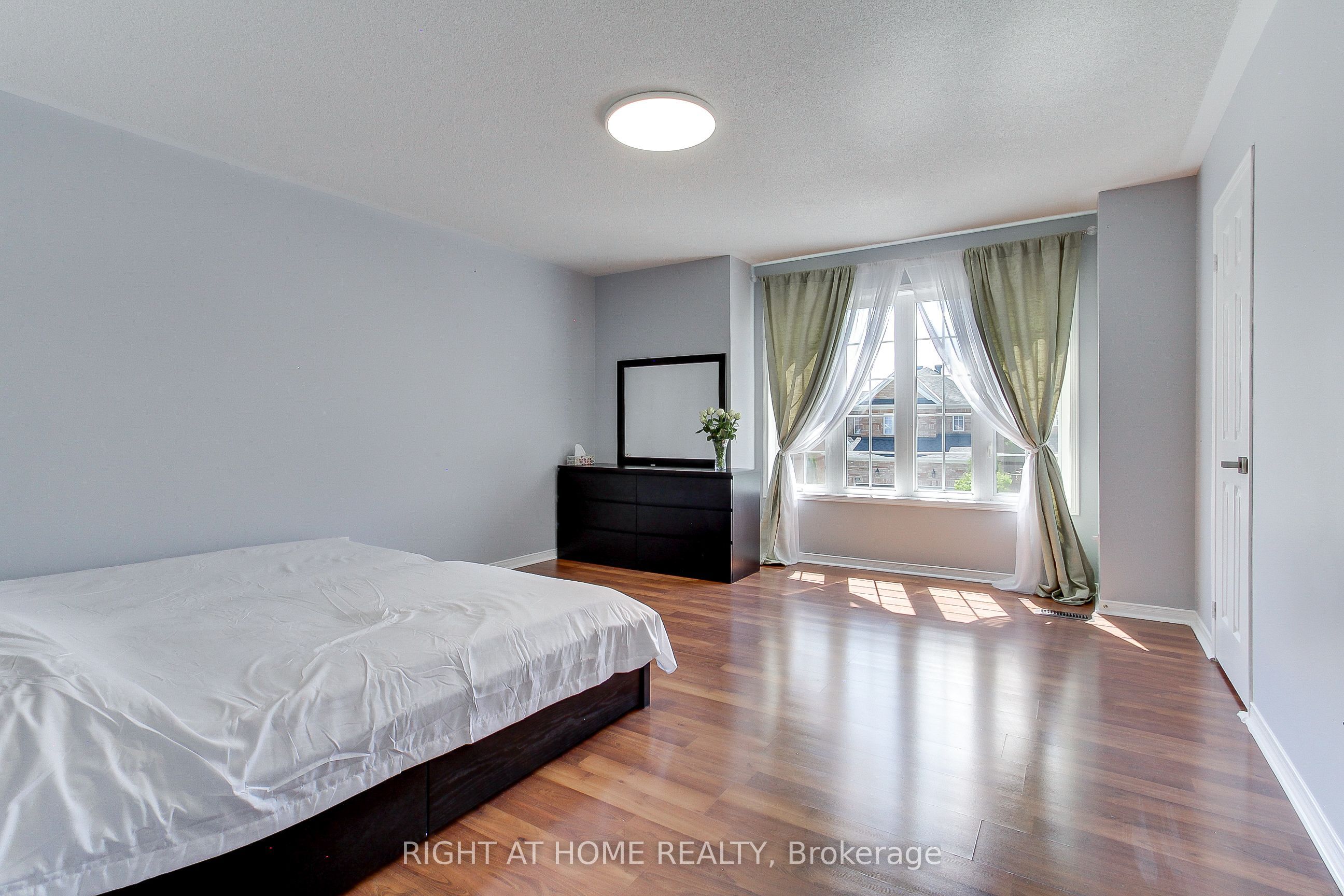 23 Maffey Crescent E Property Photo 36