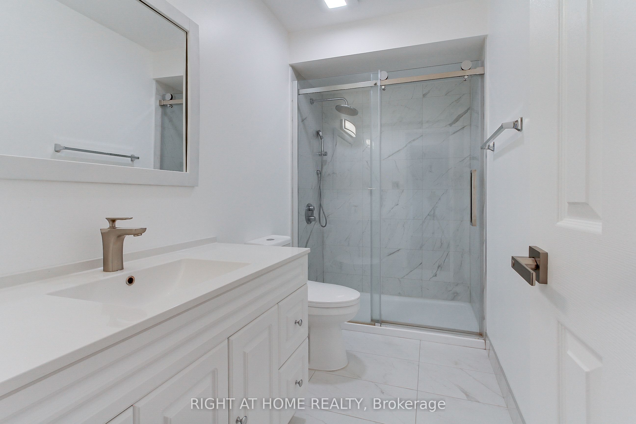 23 Maffey Crescent E Property Photo 38