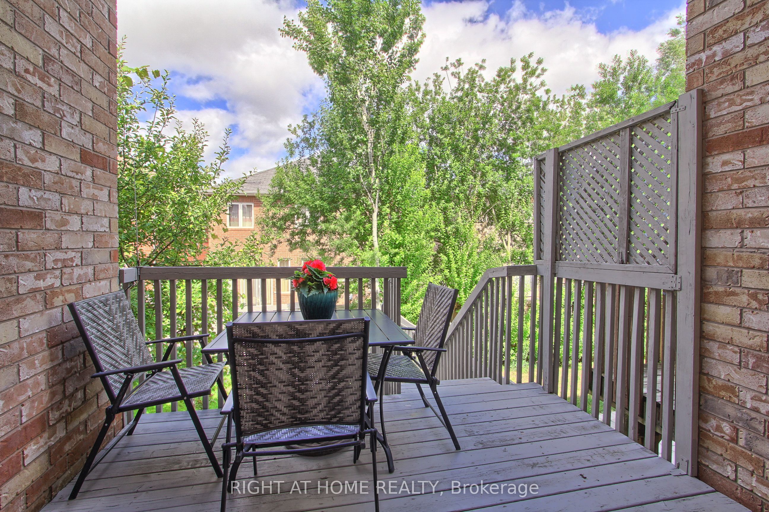 23 Maffey Crescent E Property Photo 47