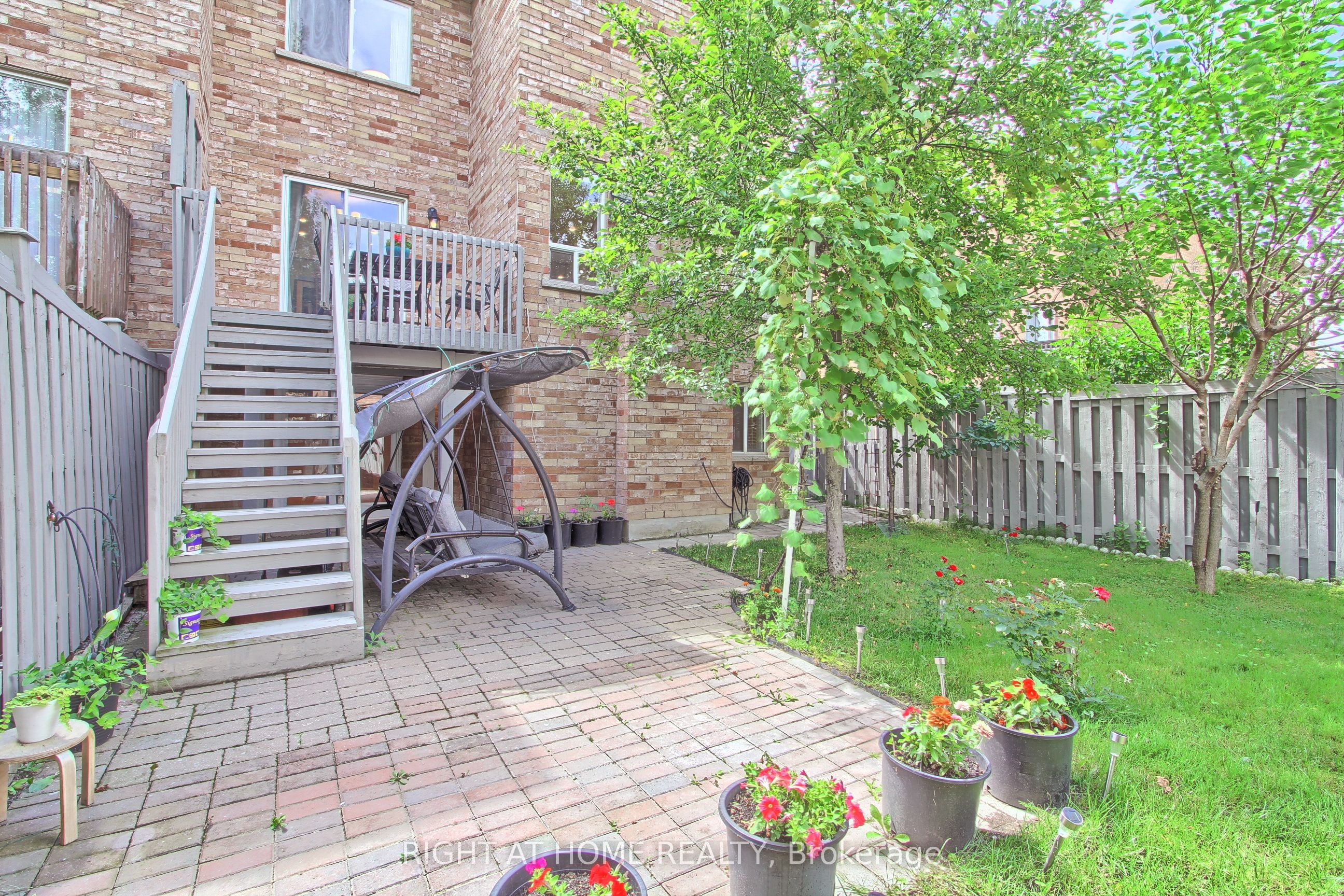 23 Maffey Crescent E Property Photo 48