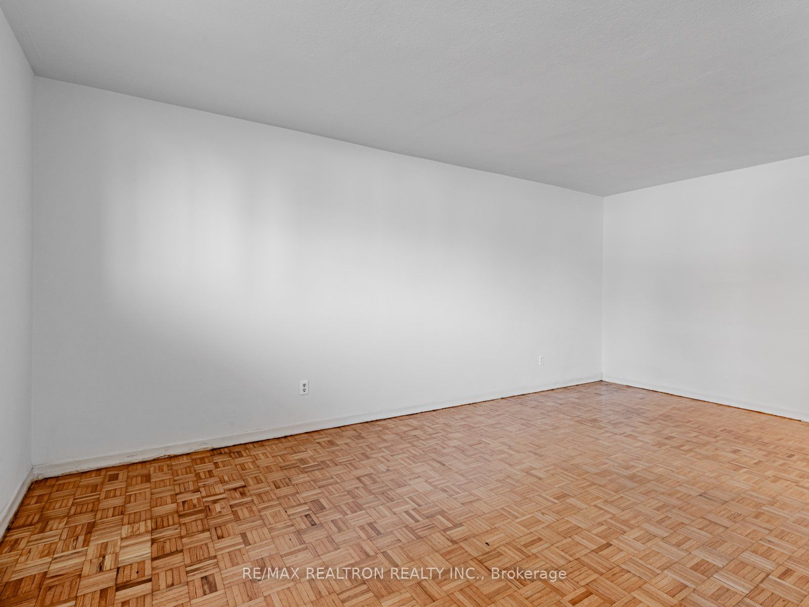 165 Colborne Avenue 405 Property Photo 5