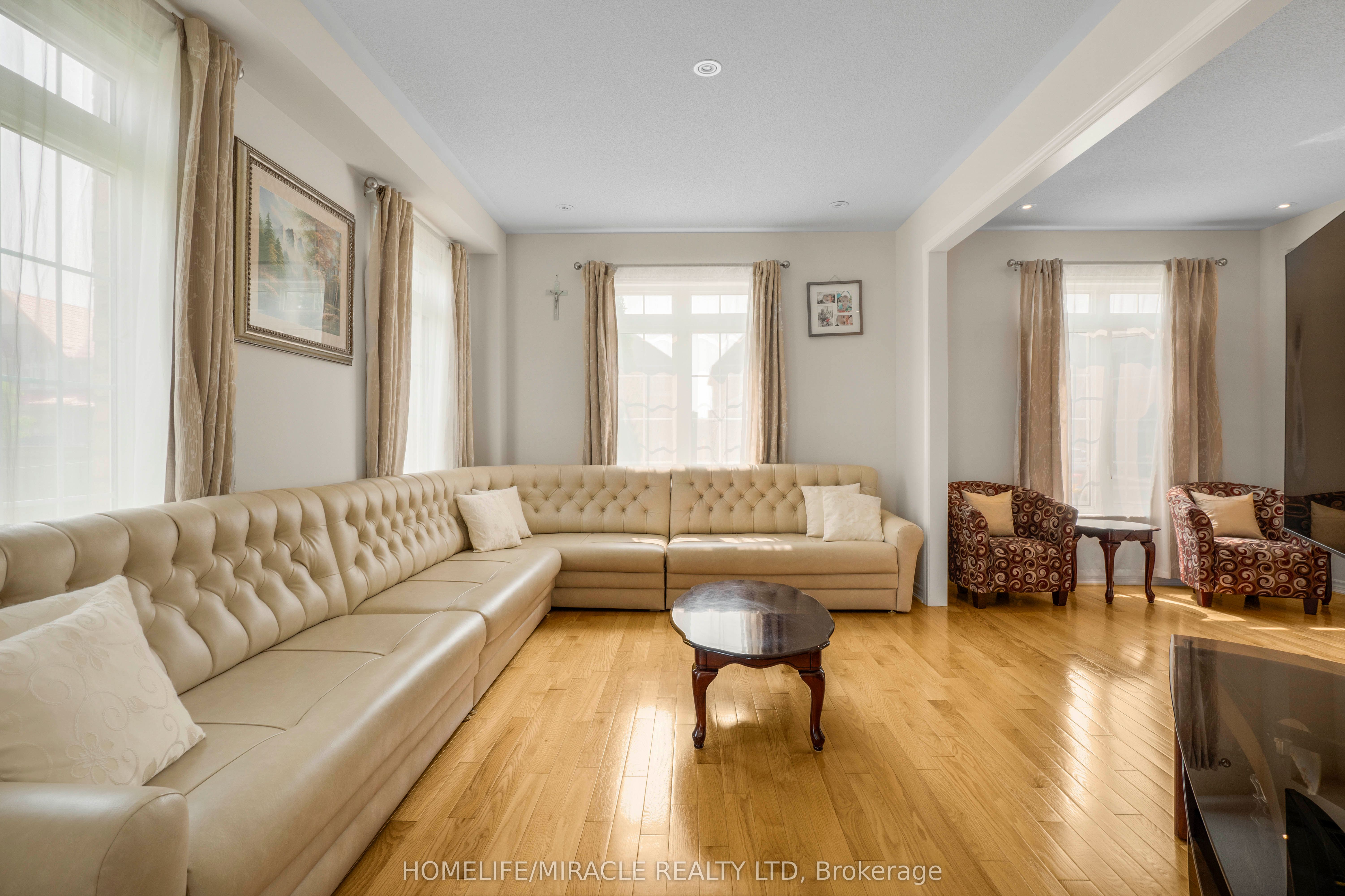2215 Dawson Crescent Property Photo 15