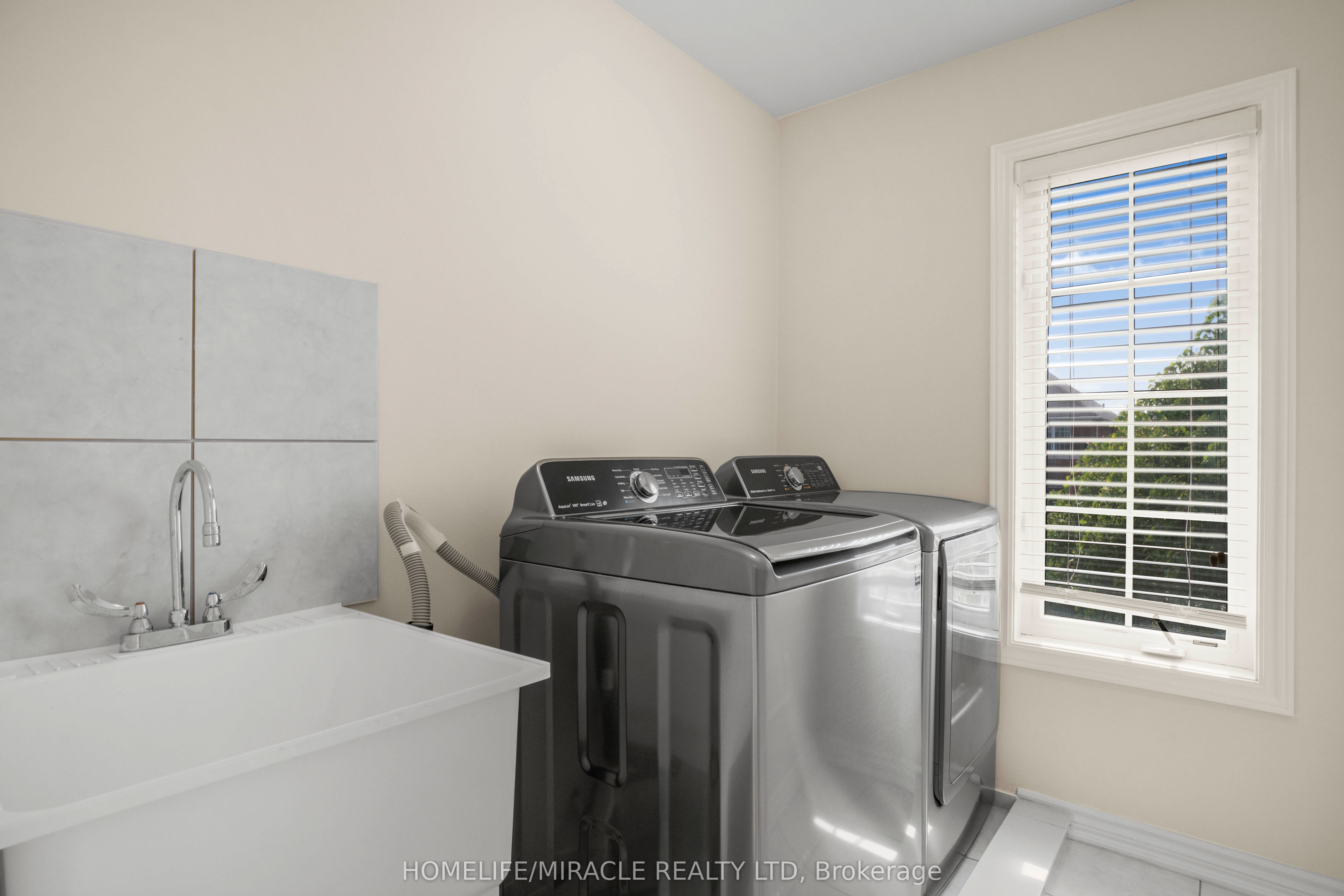 2215 Dawson Crescent Property Photo 31