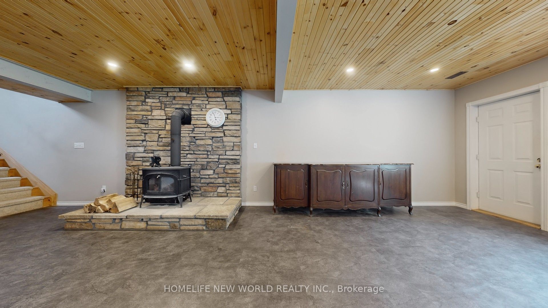 18770 Leslie Street Property Photo 36