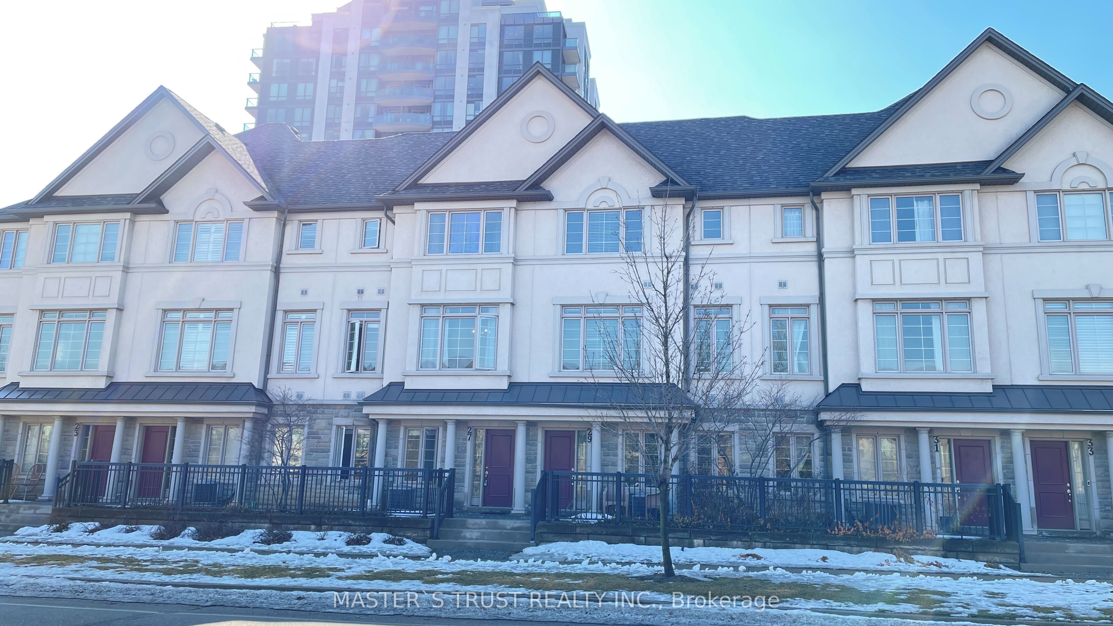 27 Beverley Glen Boulevard Property Photo 1