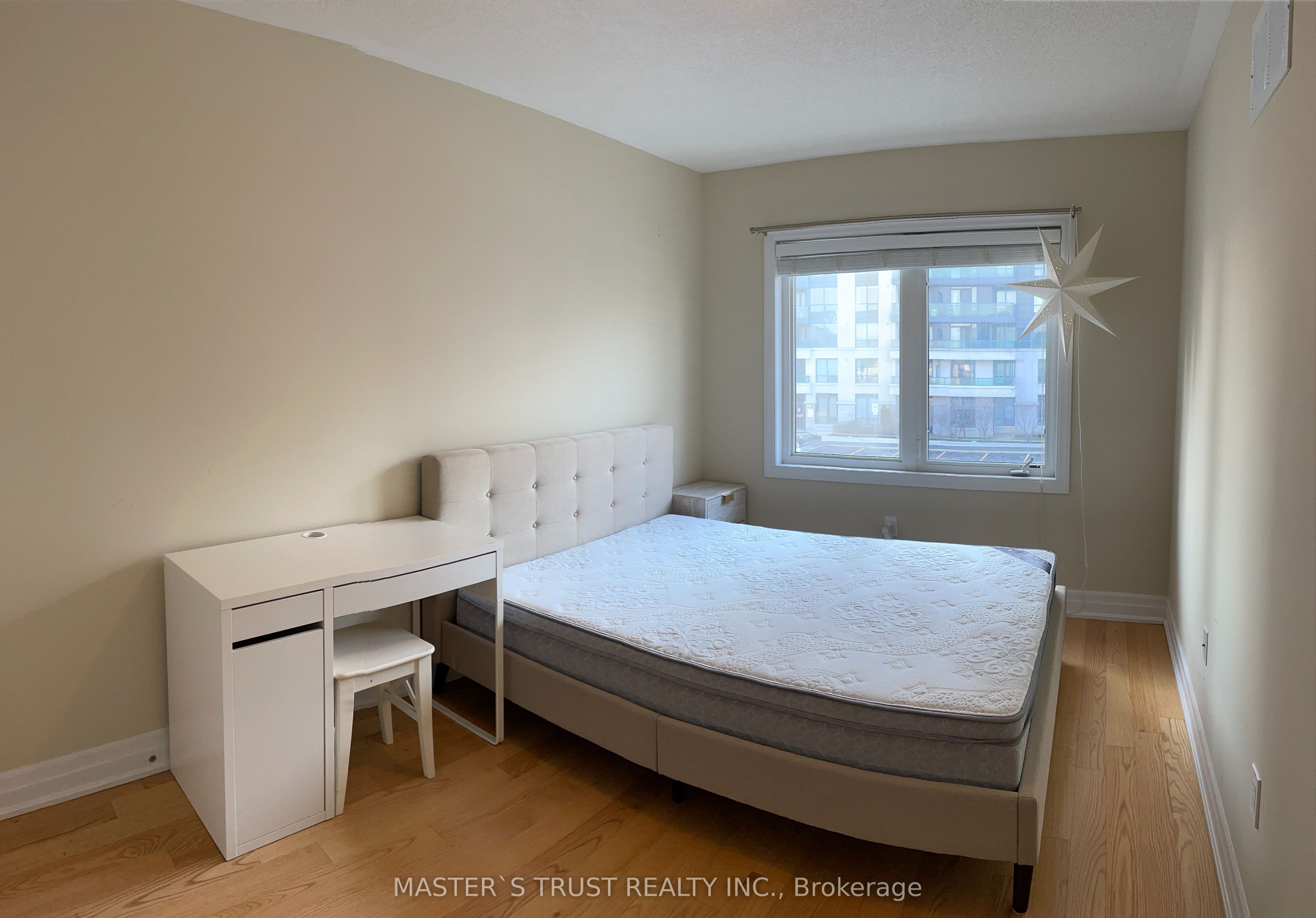 27 Beverley Glen Boulevard Property Photo 14