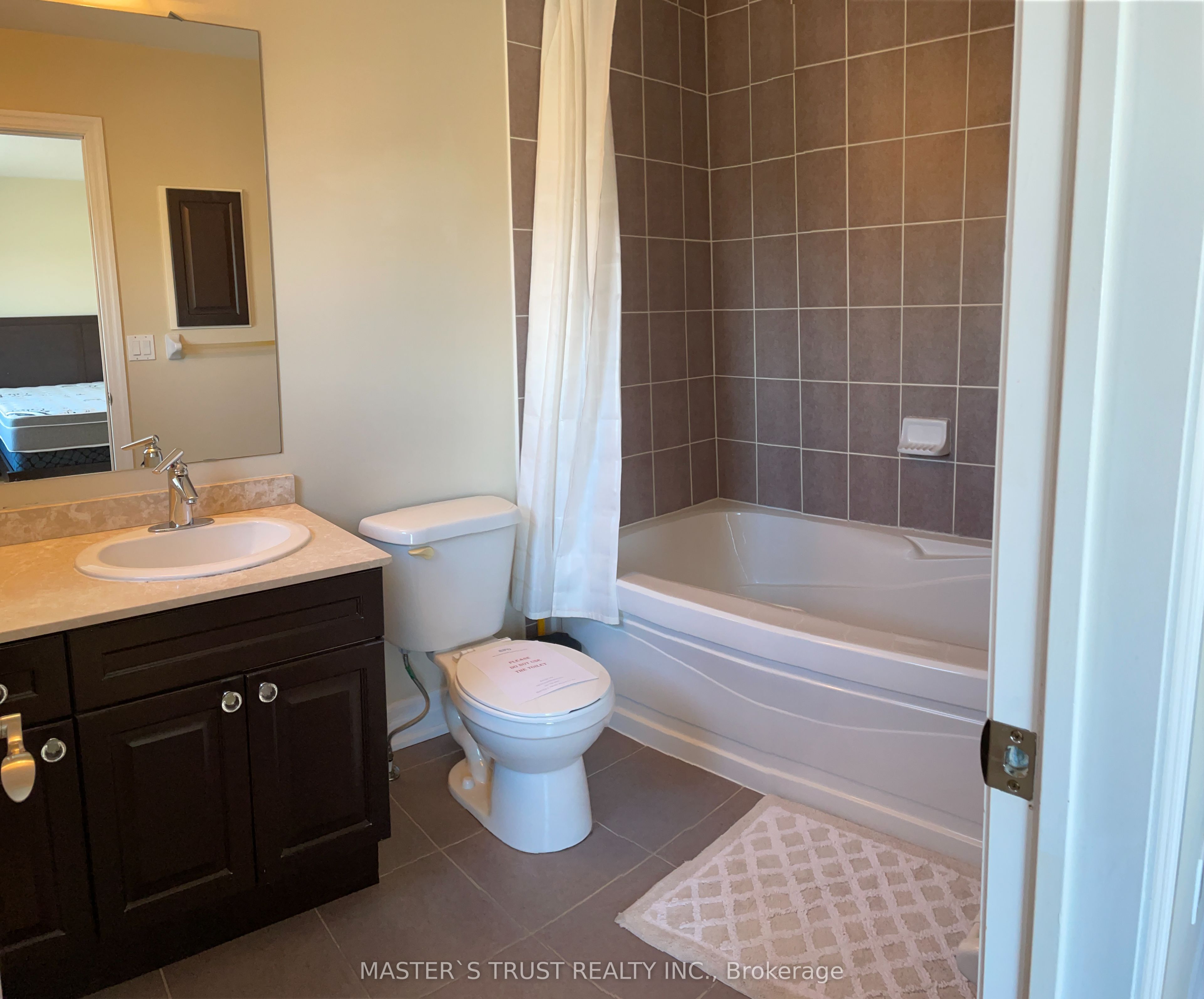 27 Beverley Glen Boulevard Property Photo 16